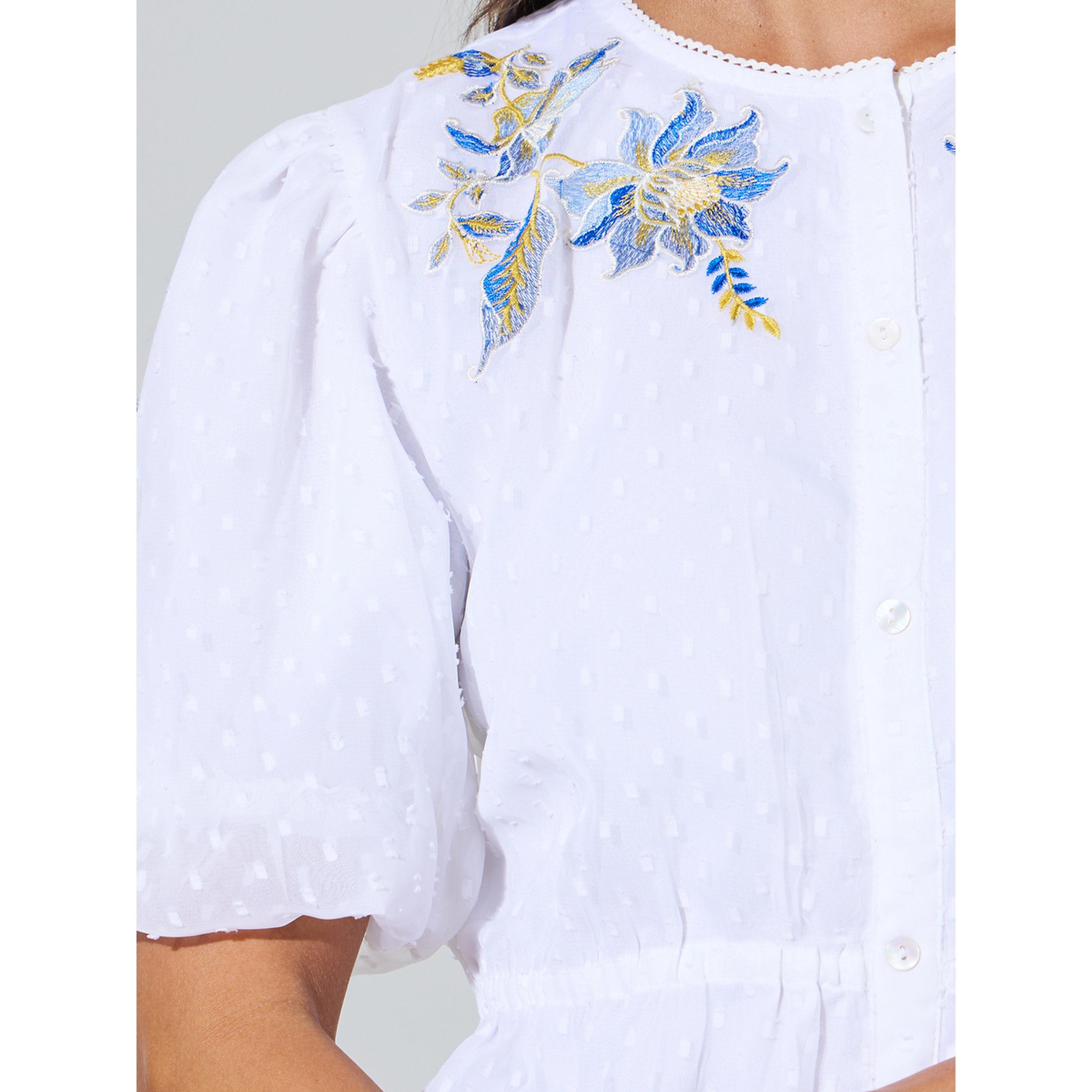 ستايلي - بلوزة  بيضاء مطرزة بتصميم بيبلوم وأكمام قصيرة-women-clothing-shirtsandblouses-blouses-image-4