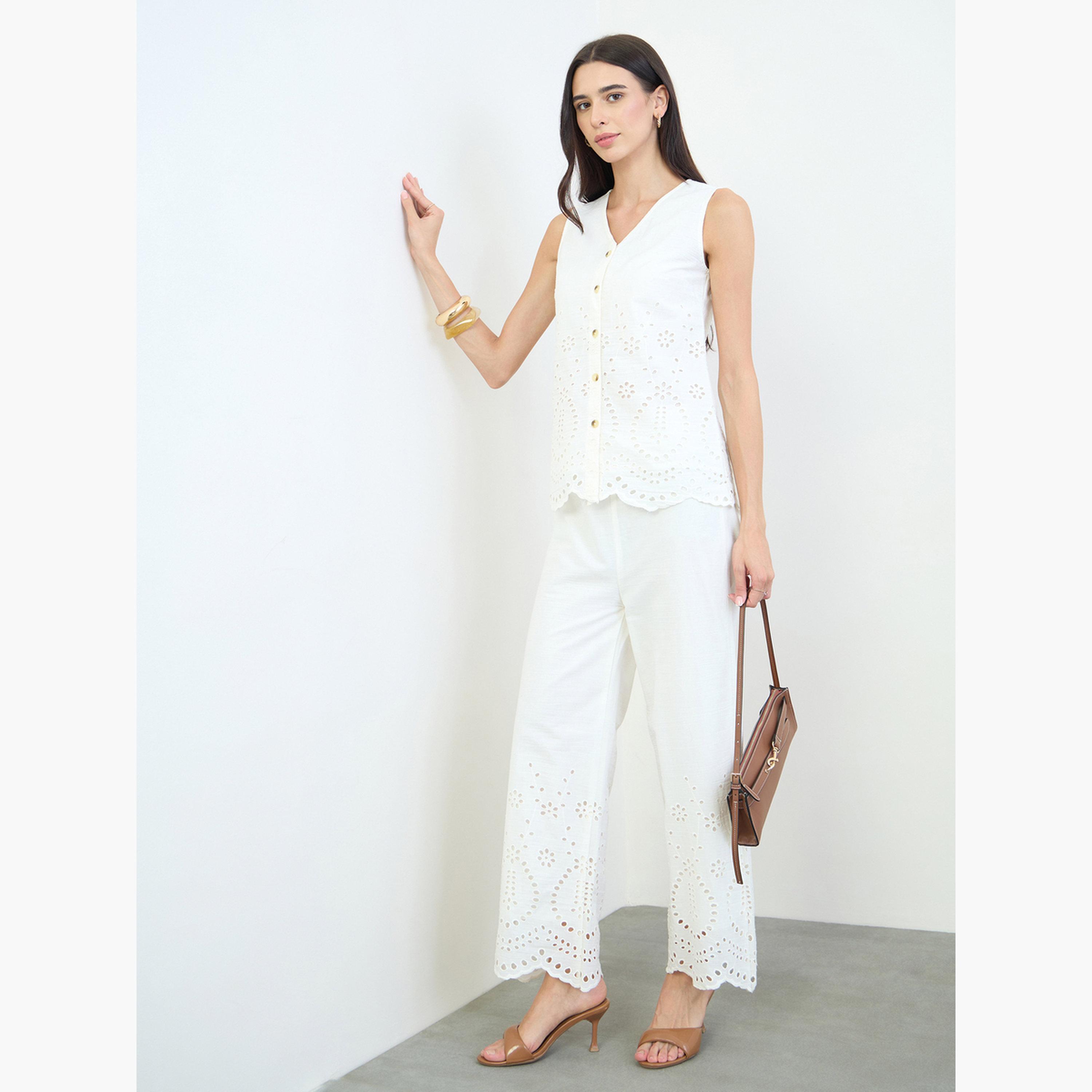 بنطال بأرجل واسعة بتفاصيل مقصوصة بالليزر-women-clothing-trousers-image-2