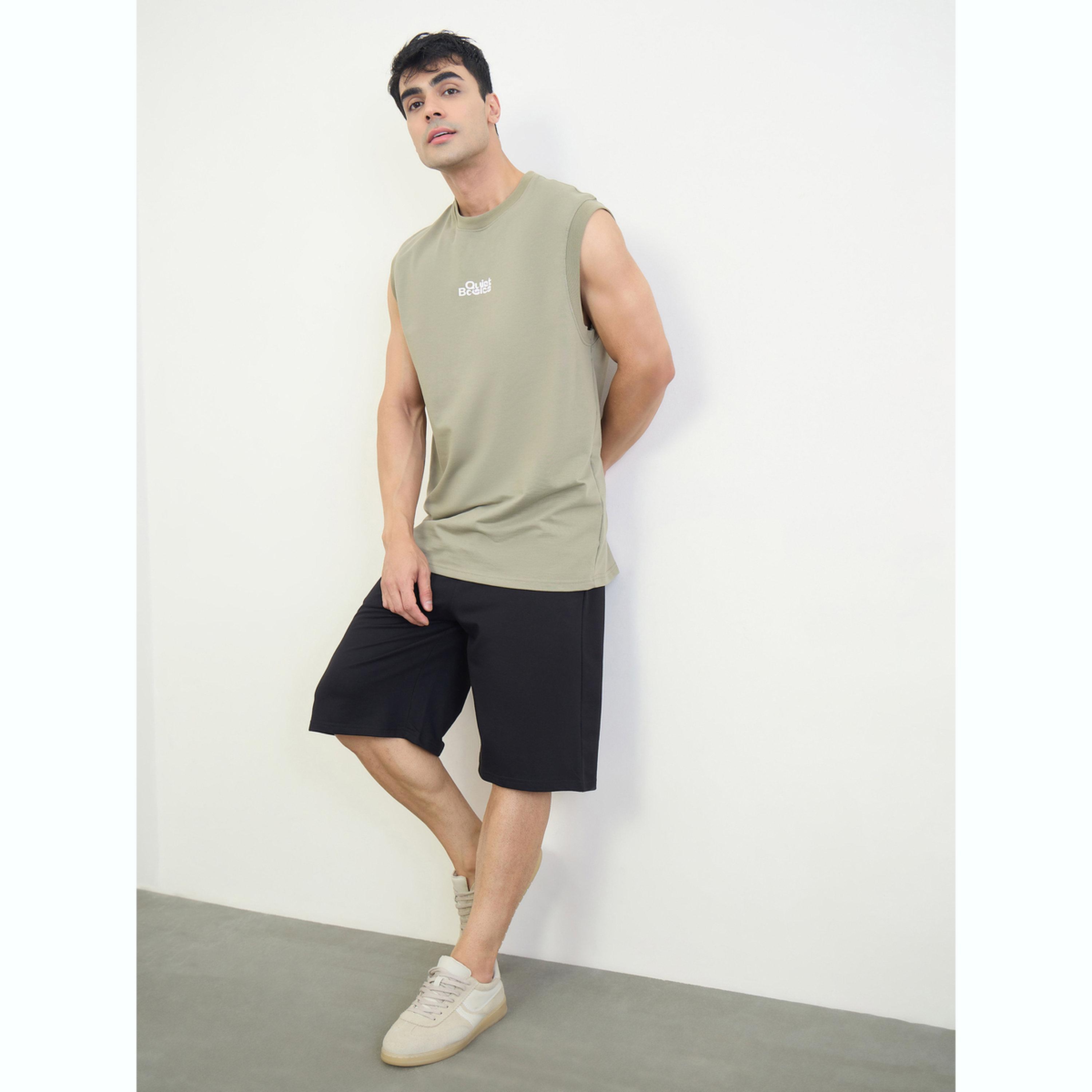 مجموعة من شورت وتيشيرت بدون أكمام بقصة مريحة-men-clothing-coordsets-image-2
