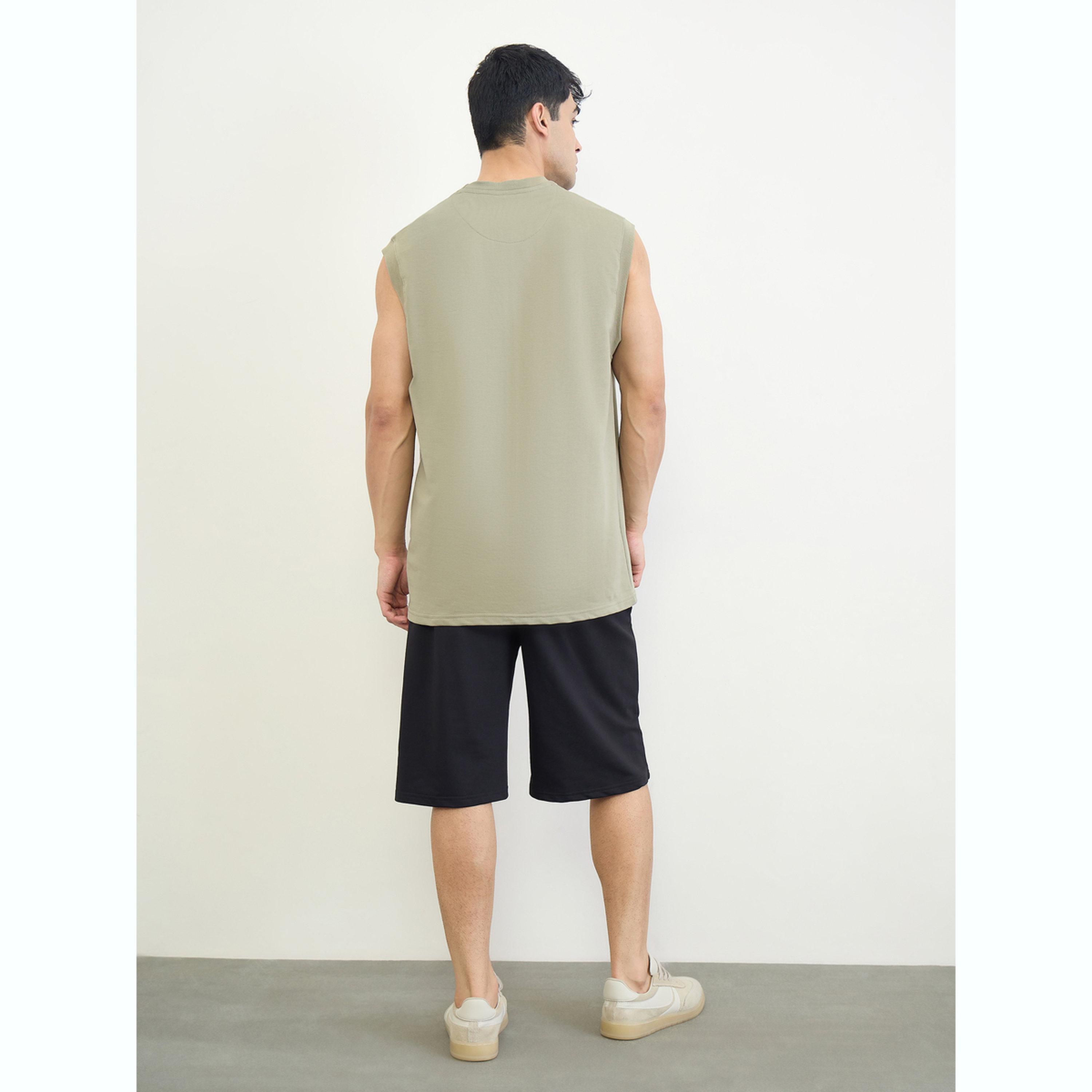 مجموعة من شورت وتيشيرت بدون أكمام بقصة مريحة-men-clothing-coordsets-image-4