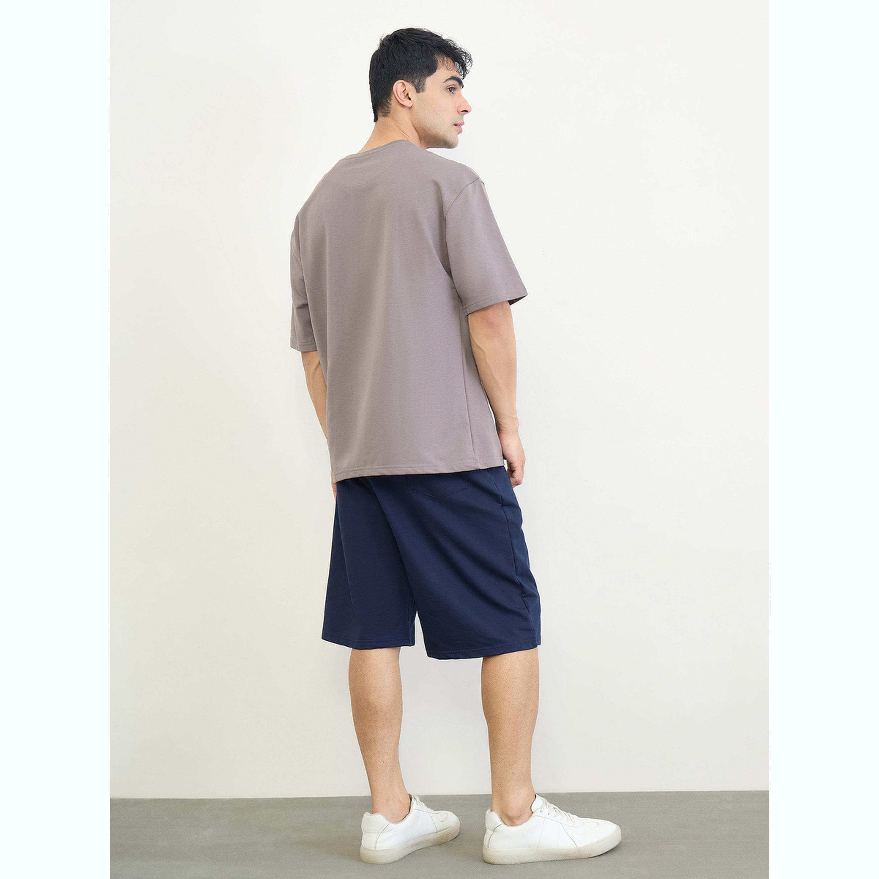 مجموعة من شورت وتيشيرت بقصة مريحة-men-clothing-coordsets-image-4