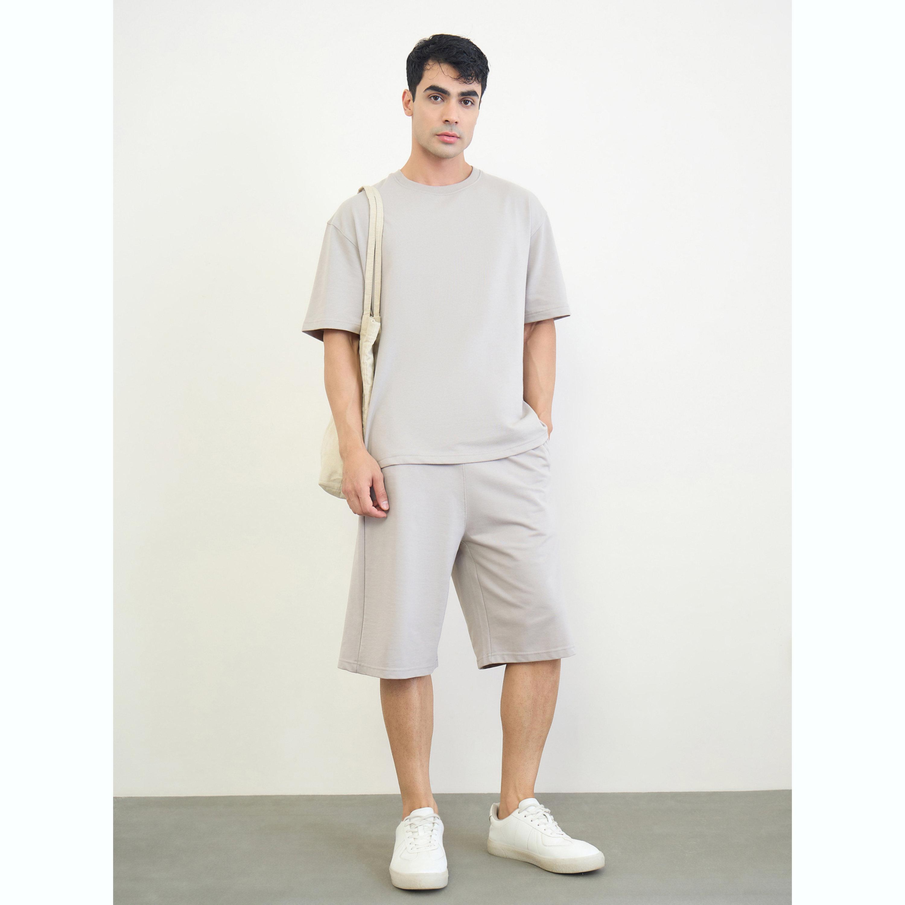مجموعة من شورت وتيشيرت بقصة مريحة وطبعة شعار-men-clothing-coordsets-image-2