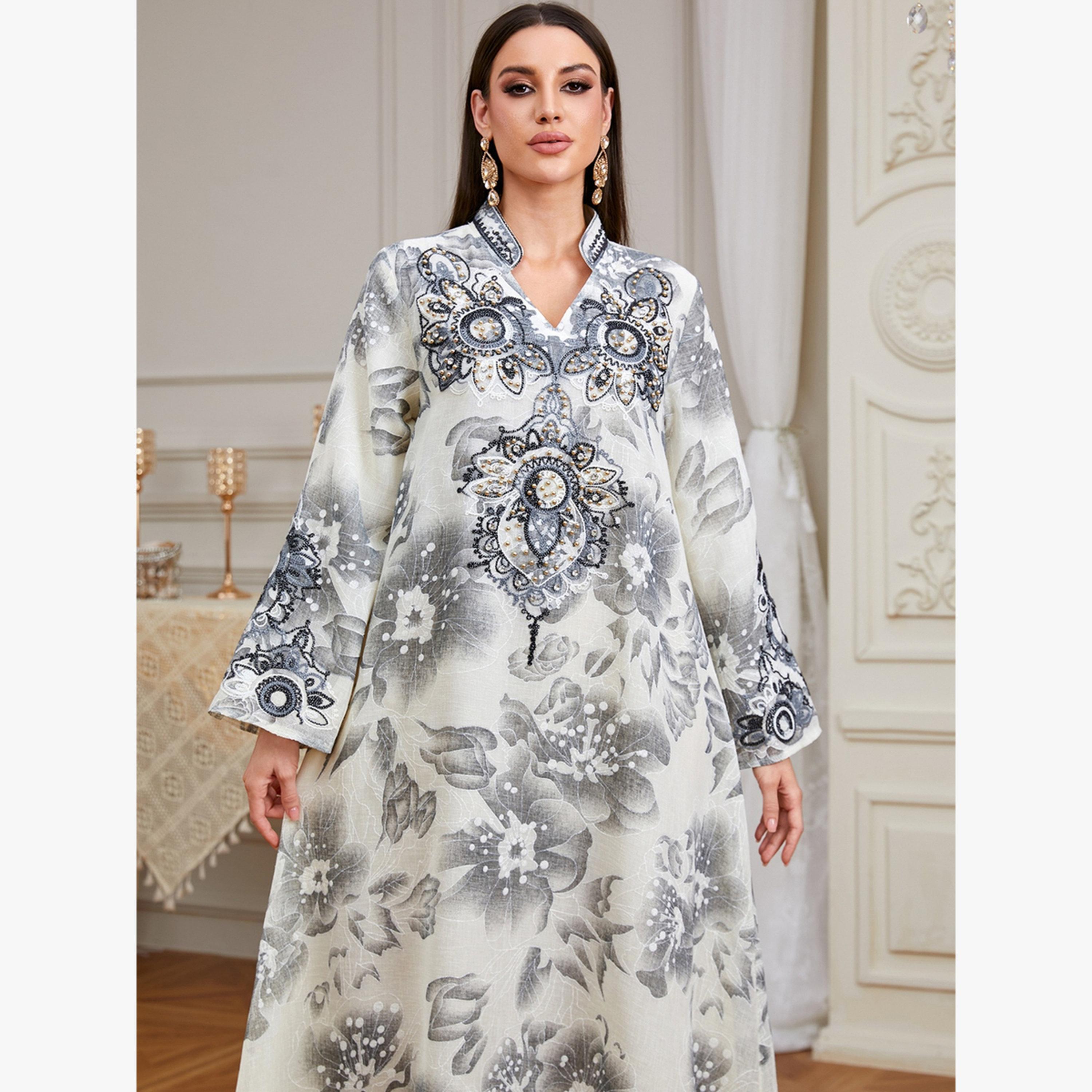 جلابية مطرزة بنقشة زهور وحافة واسعة-women-arabicclothing-jalabiyas-image-5