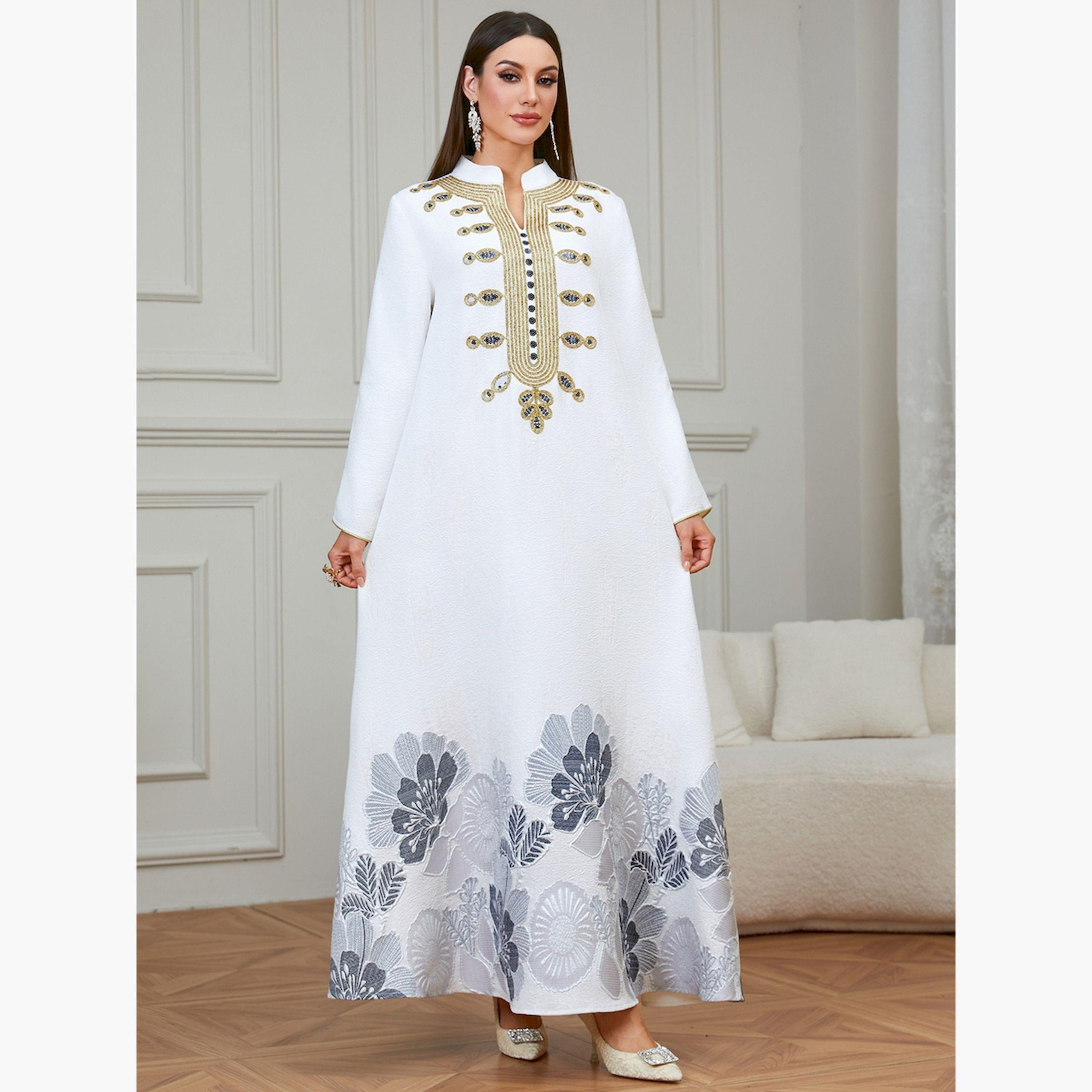 تيك تو × ستايلي - جلابية بيضاء مطرزة بنقوش زهرية تصميم A-women-arabicclothing-jalabiyas-image-5