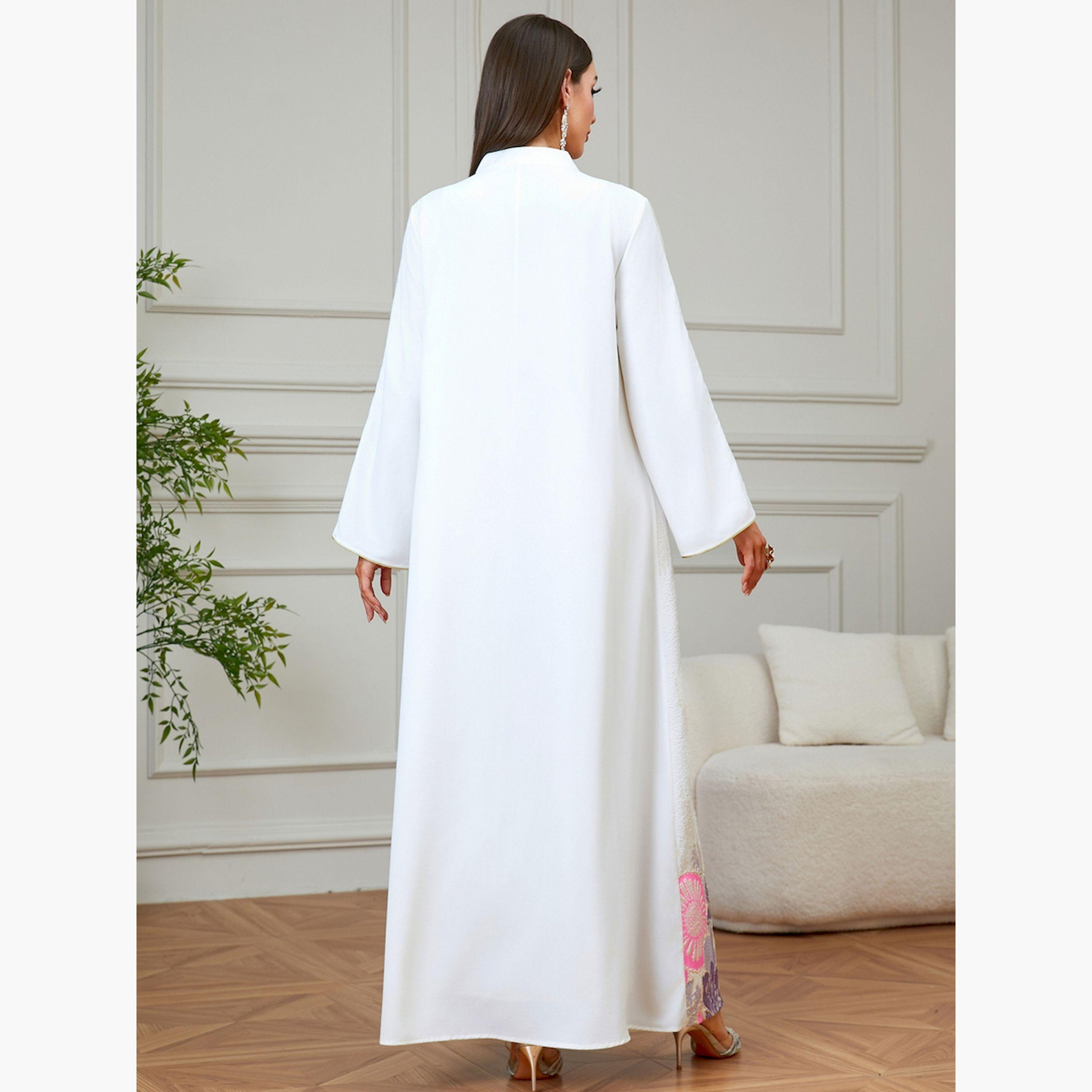 تيك تو × ستايلي - جلابية بيضاء مطرزة بنقوش زهرية تصميم A-women-arabicclothing-jalabiyas-image-4
