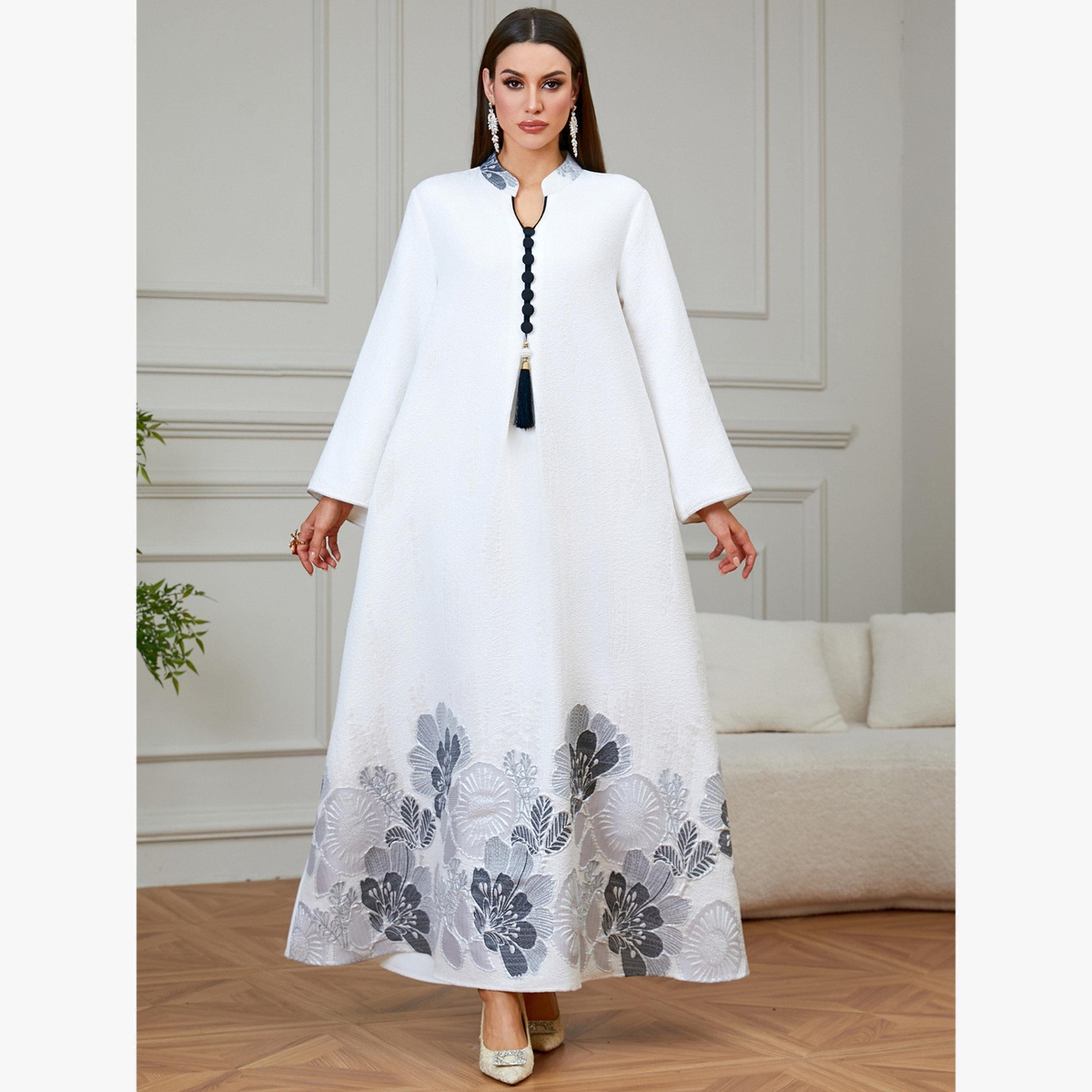 جلابية بملمس بارز وتفاصيل شرابات أزهار-women-arabicclothing-jalabiyas-image-1