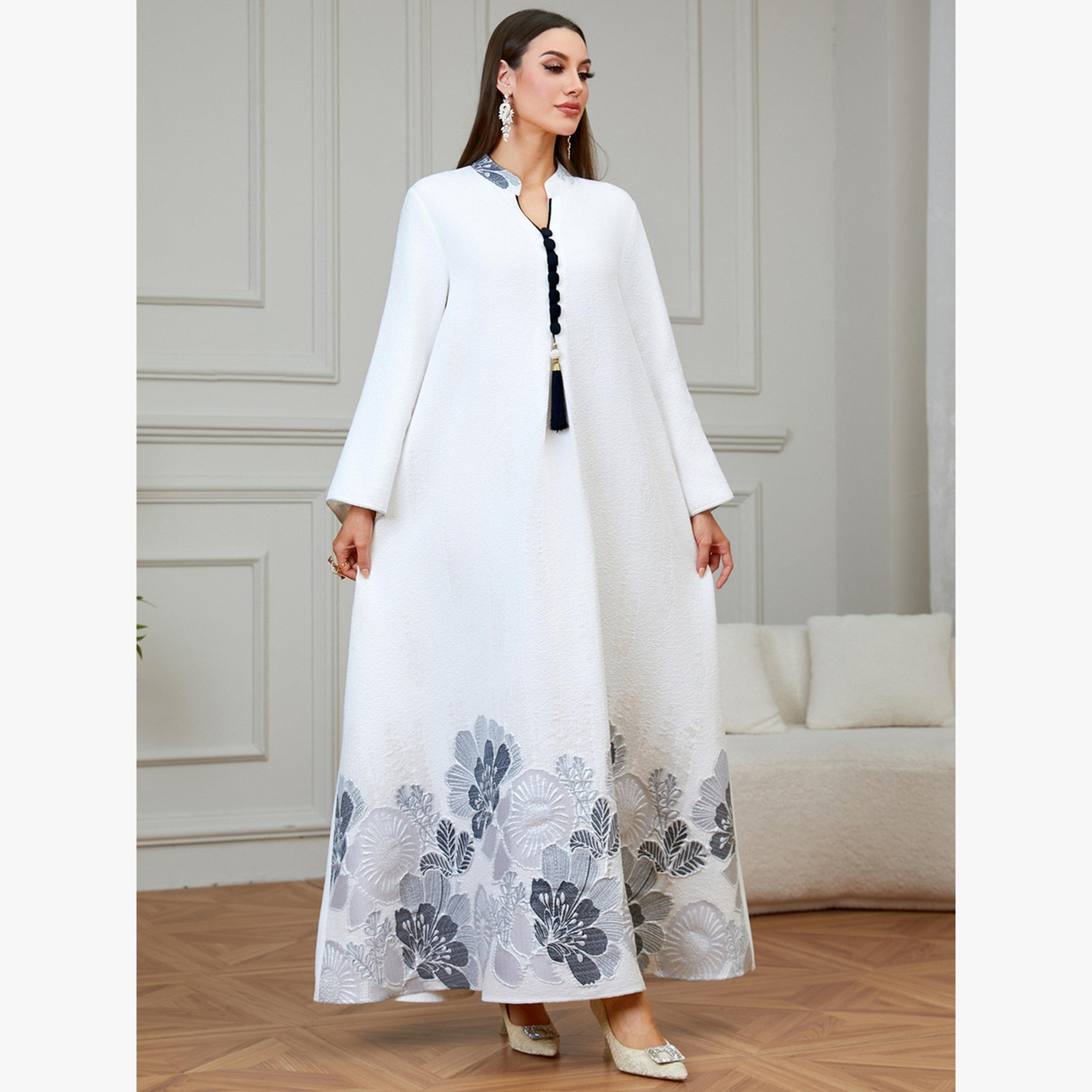 جلابية بملمس بارز وتفاصيل شرابات أزهار-women-arabicclothing-jalabiyas-image-2