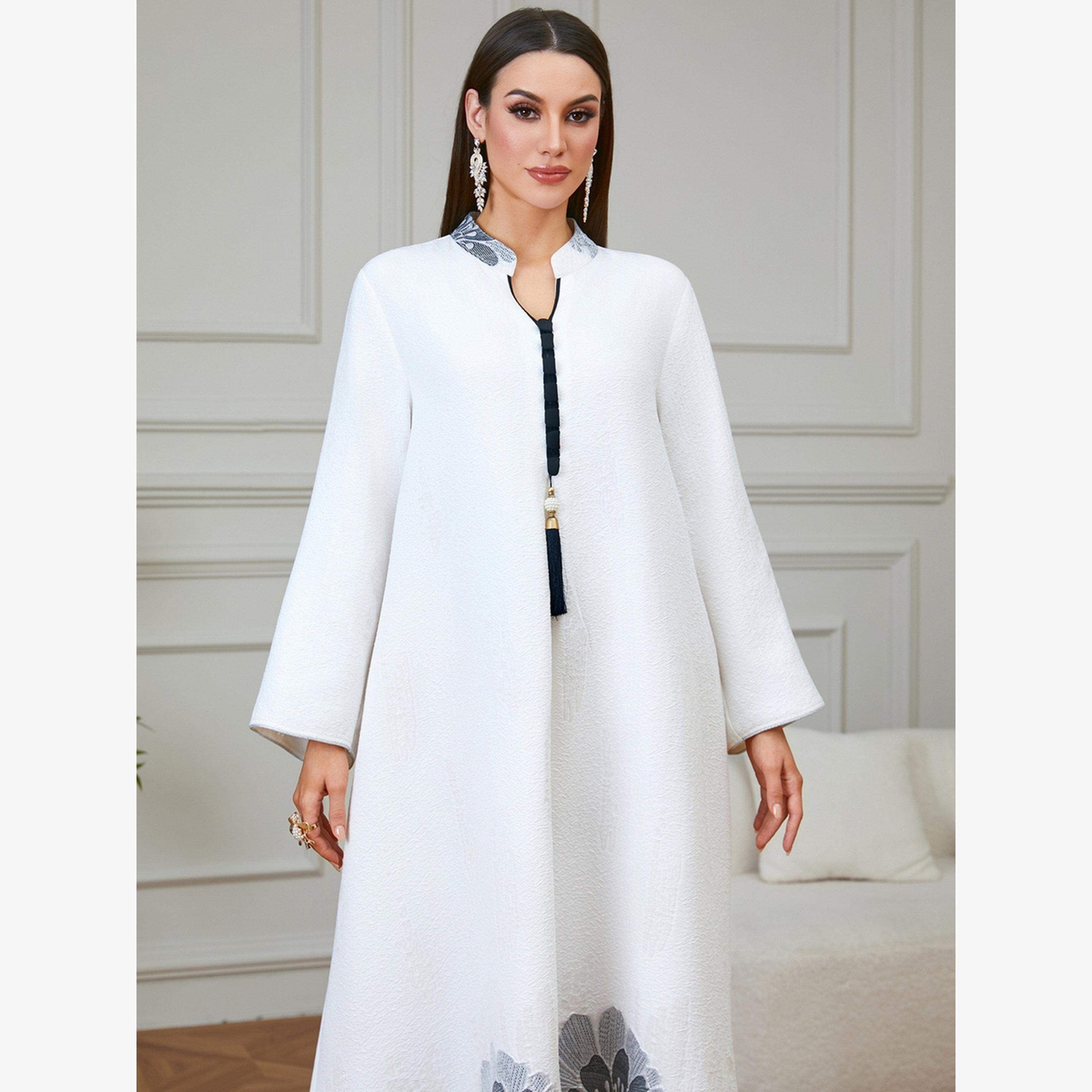 جلابية بملمس بارز وتفاصيل شرابات أزهار-women-arabicclothing-jalabiyas-image-3