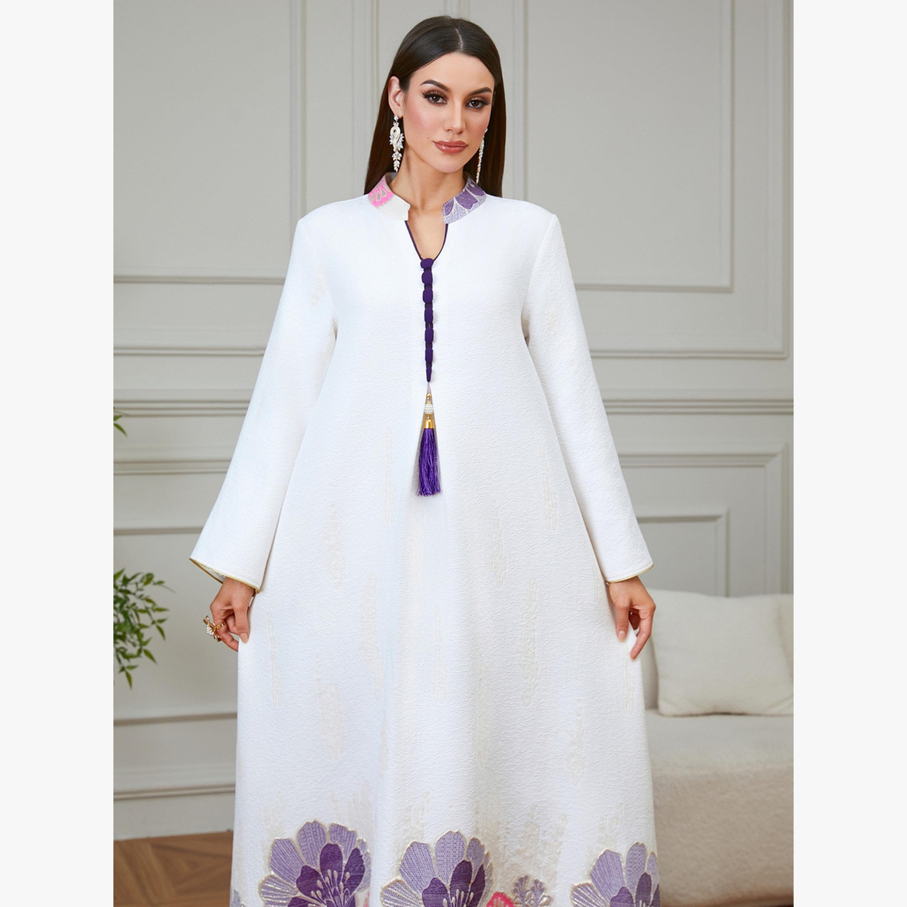 جلابية بملمس بارز وتفاصيل شرابات أزهار-women-arabicclothing-jalabiyas-image-5
