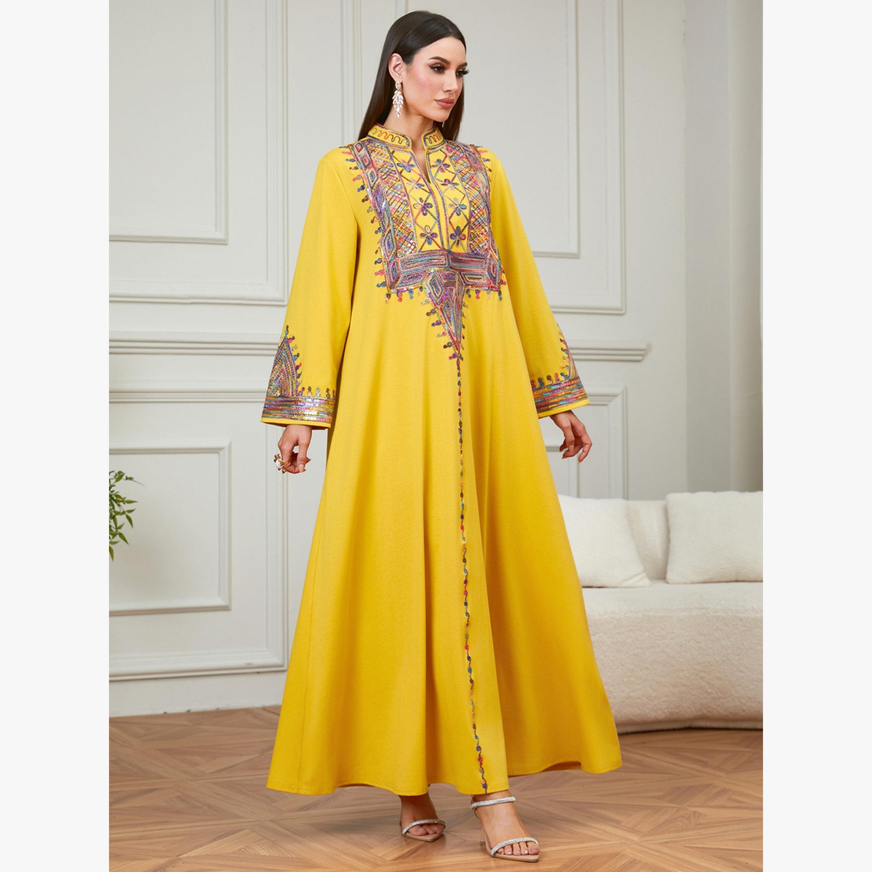 جلابية بحافة واسعة وتفاصيل مُطرّزة-women-arabicclothing-jalabiyas-image-3