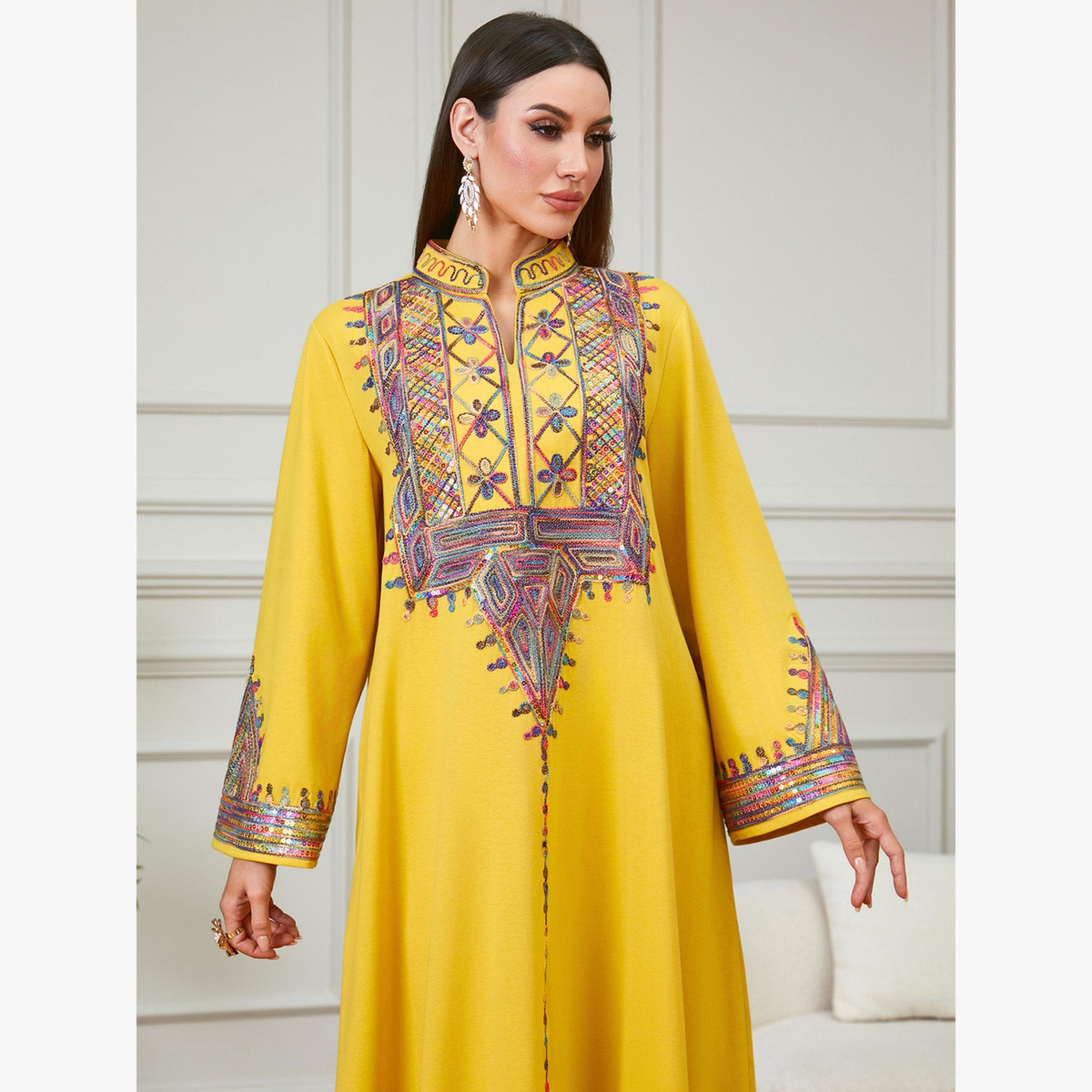 جلابية بحافة واسعة وتفاصيل مُطرّزة-women-arabicclothing-jalabiyas-image-4