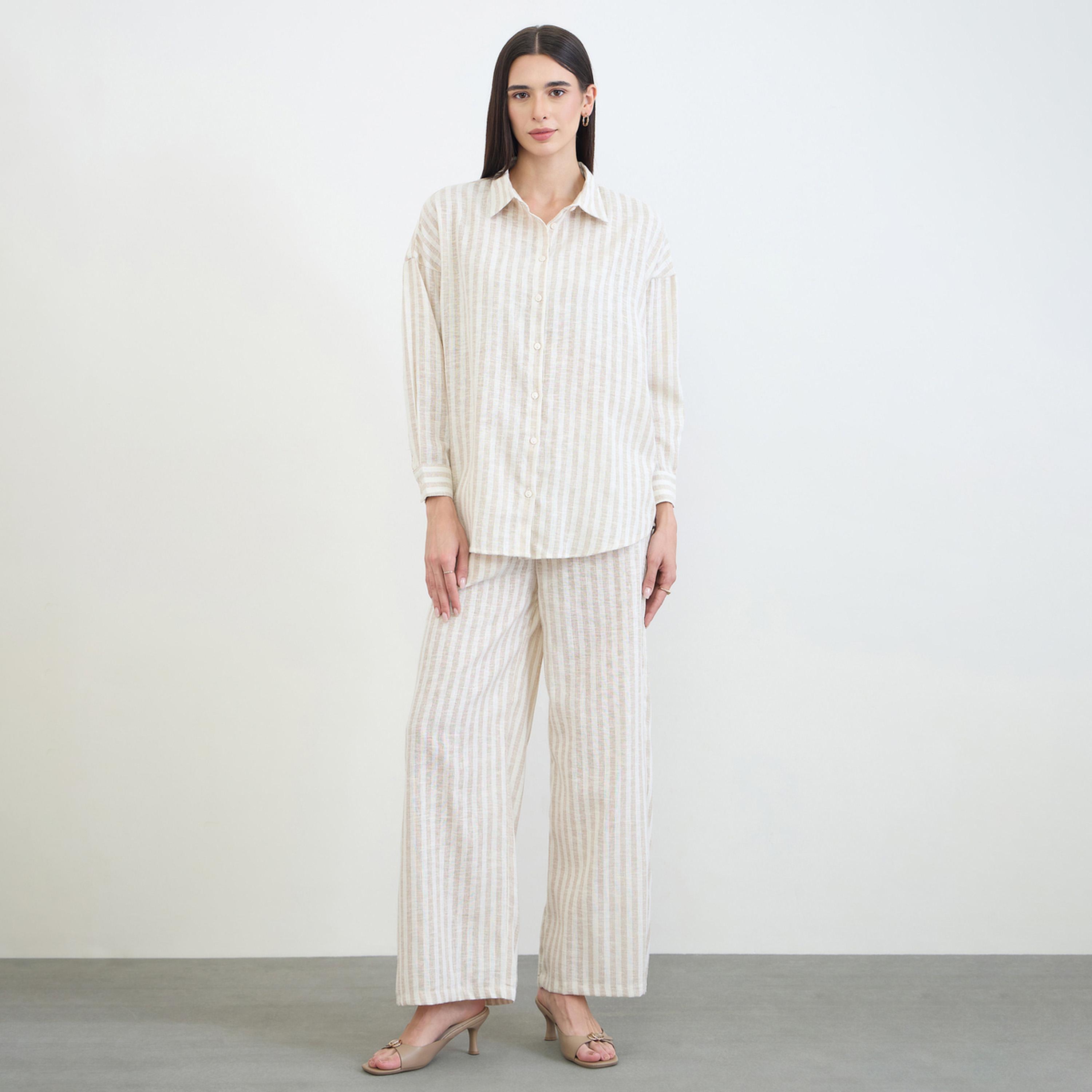 مجموعة من بنطال بأرجل واسعة وبلوزة مخططة-women-clothing-coordsets-image-1