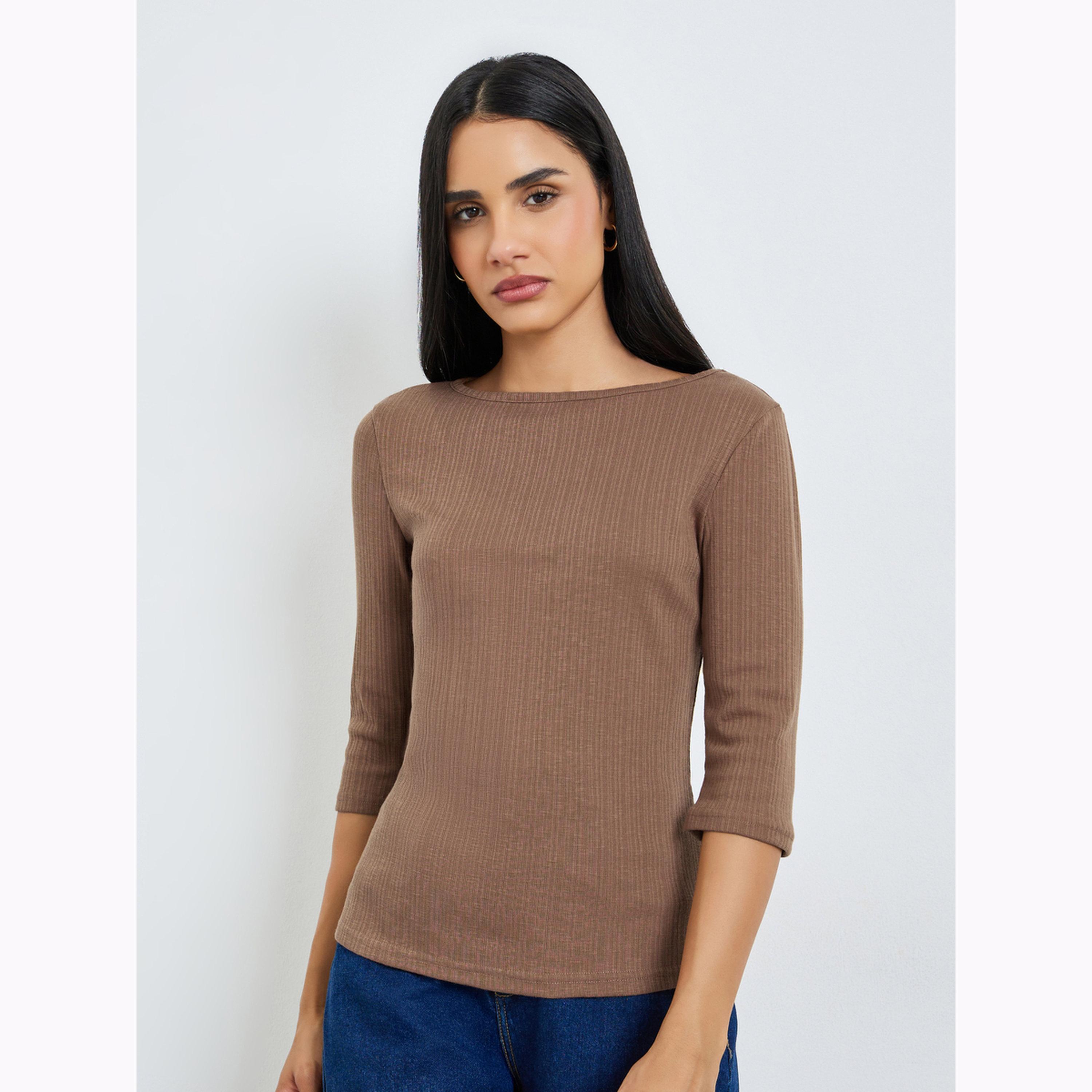 بلوزة محبوكة بياقة قارب وتفاصيل بارزة الملمس-women-clothing-shirtsandblouses-blouses-image-1