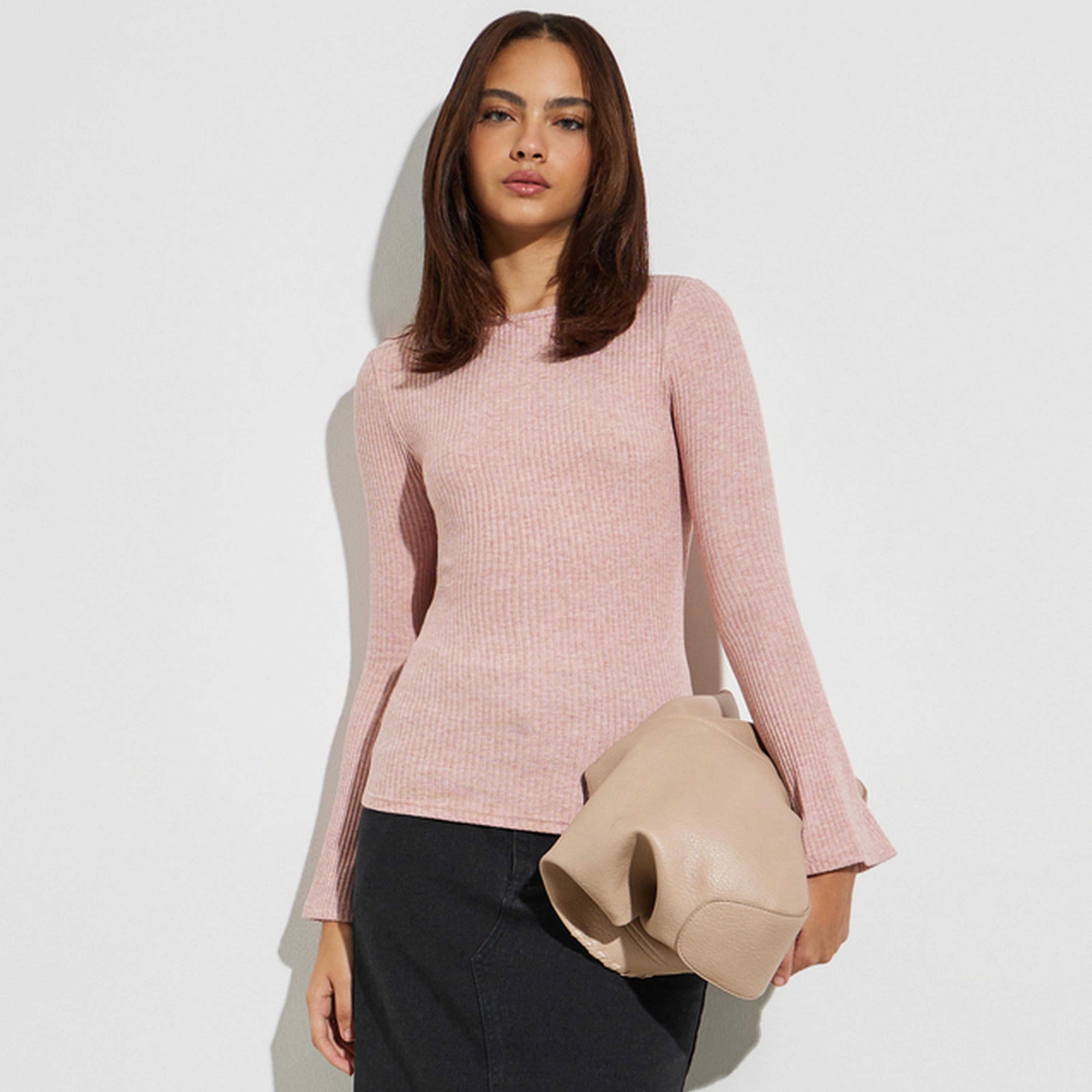بلوزة محبوكة بأكمام واسعة وتفاصيل بارزة الملمس بلون وردي-women-clothing-shirtsandblouses-blouses-image-1