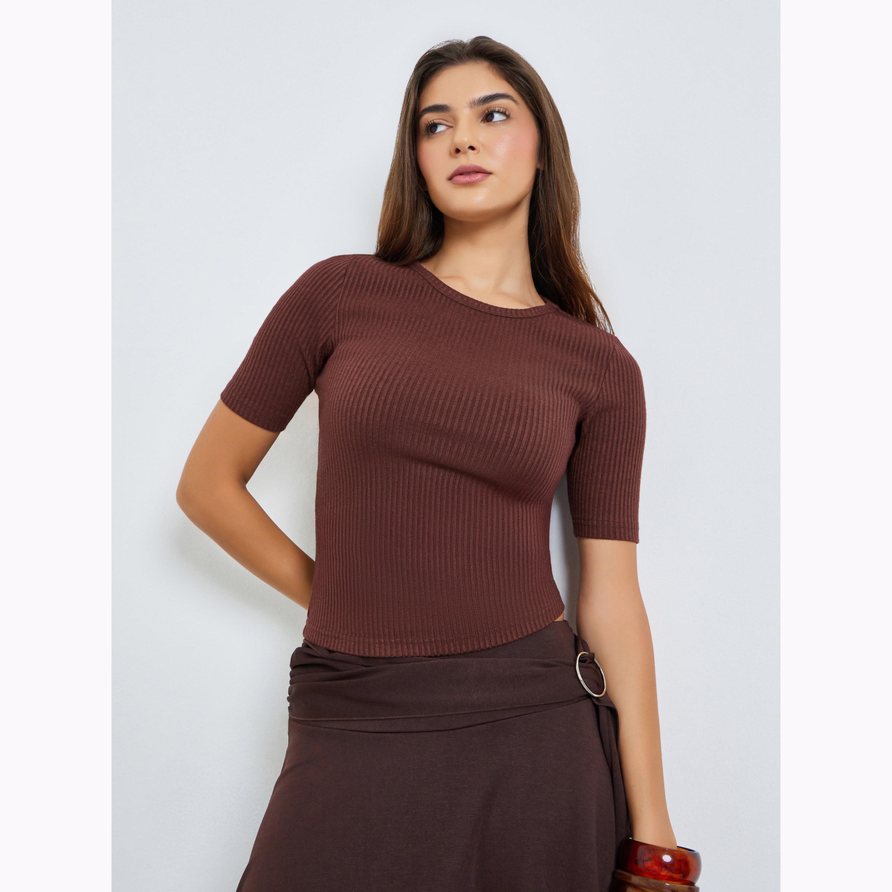 بلوزة محبوكة مضلعة بلون بني-women-clothing-tshirts-image-1