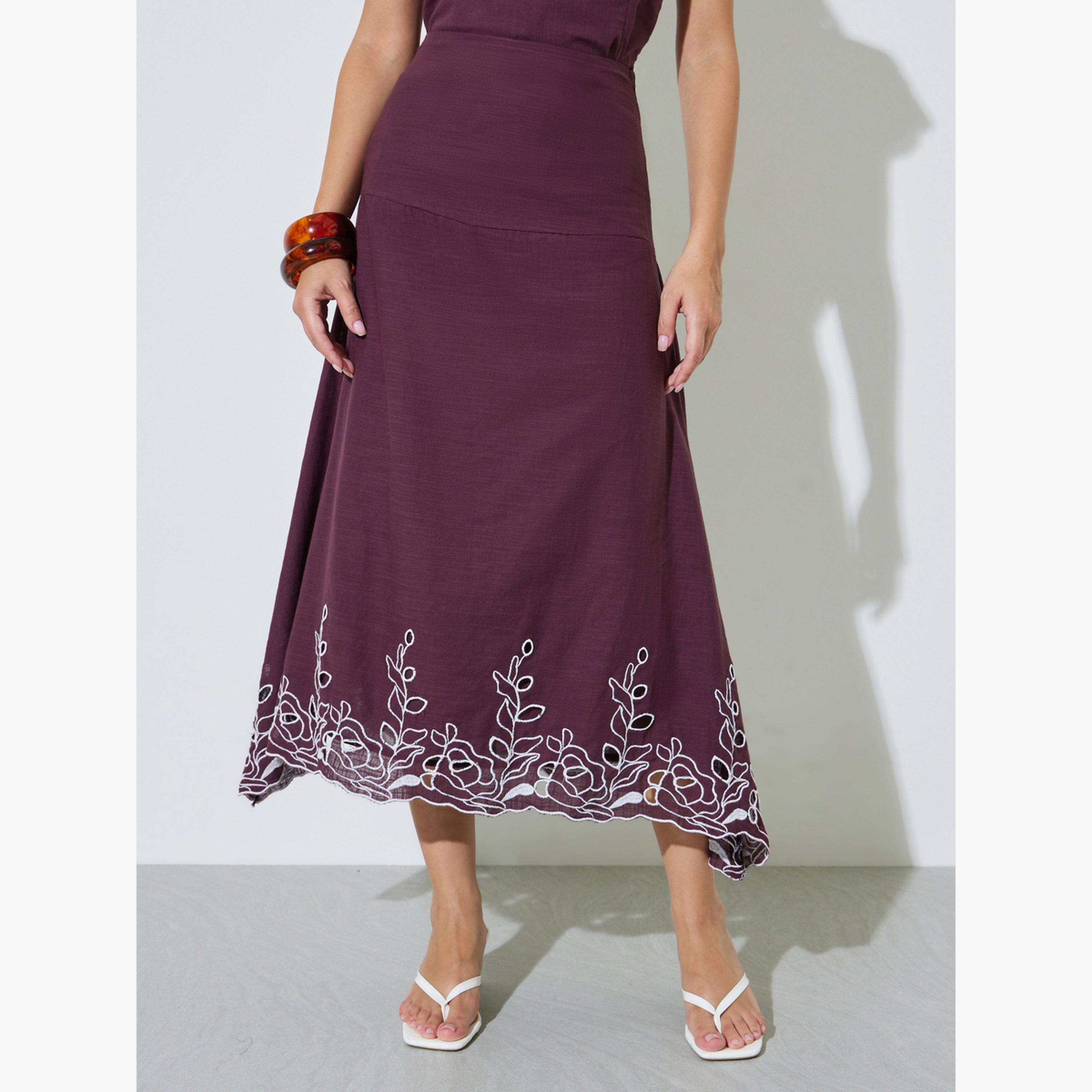 تنورة طويلة بحافة واسعة وتفاصيل مُطرّزة-women-clothing-skirts-image-1