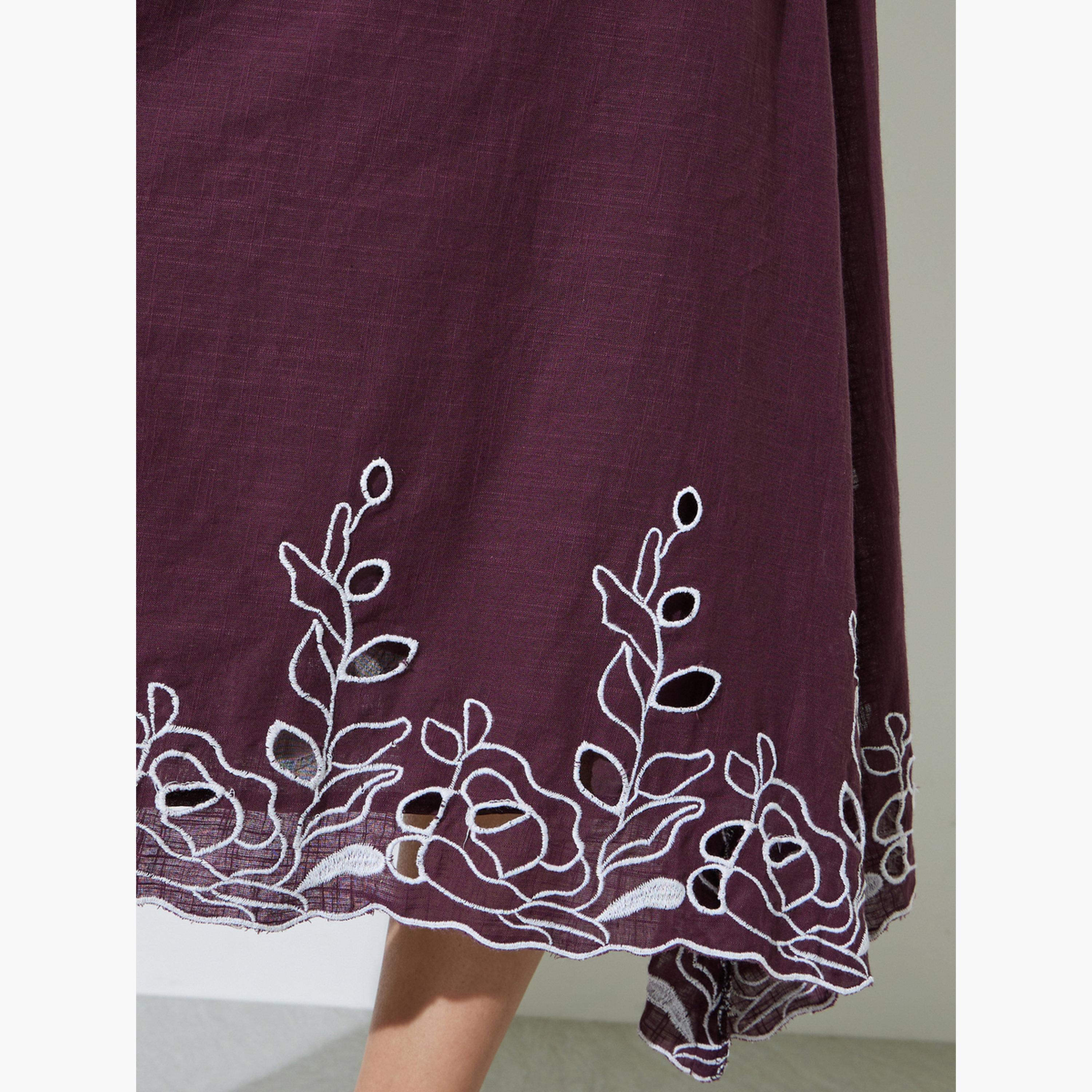 تنورة طويلة بحافة واسعة وتفاصيل مُطرّزة-women-clothing-skirts-image-3