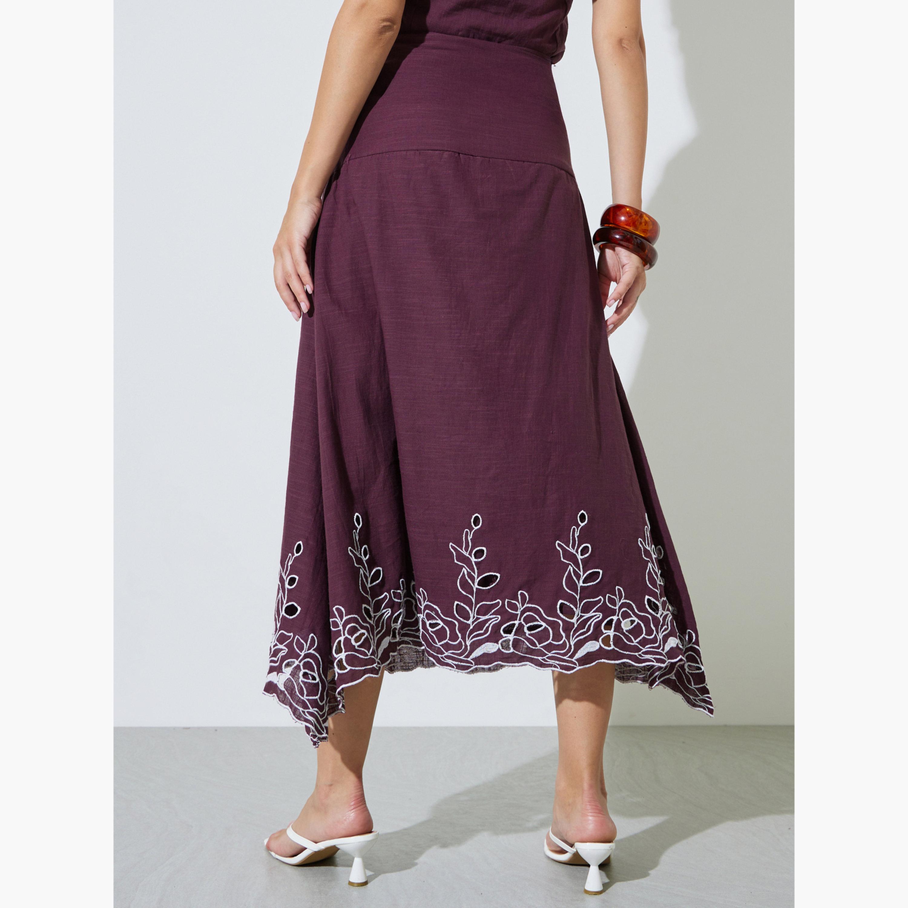 تنورة طويلة بحافة واسعة وتفاصيل مُطرّزة-women-clothing-skirts-image-5