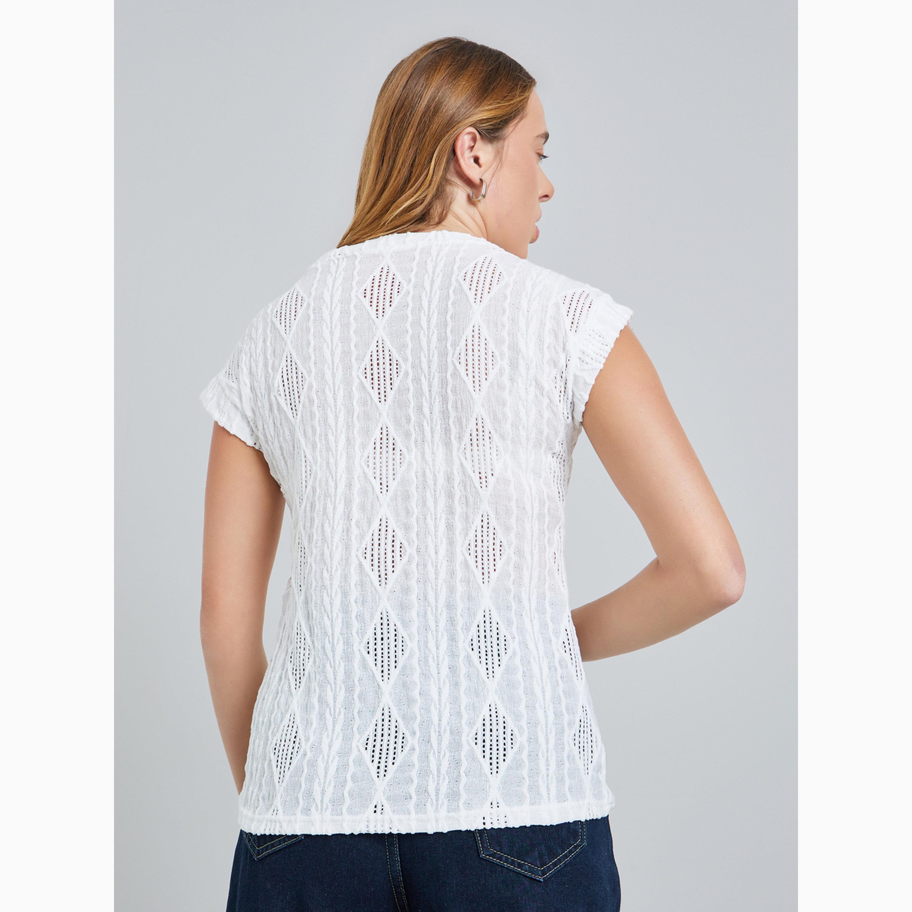 بلوزة بنسيج بارز وأكمام قصيرة وياقة دائرية-women-clothing-shirtsandblouses-blouses-image-5