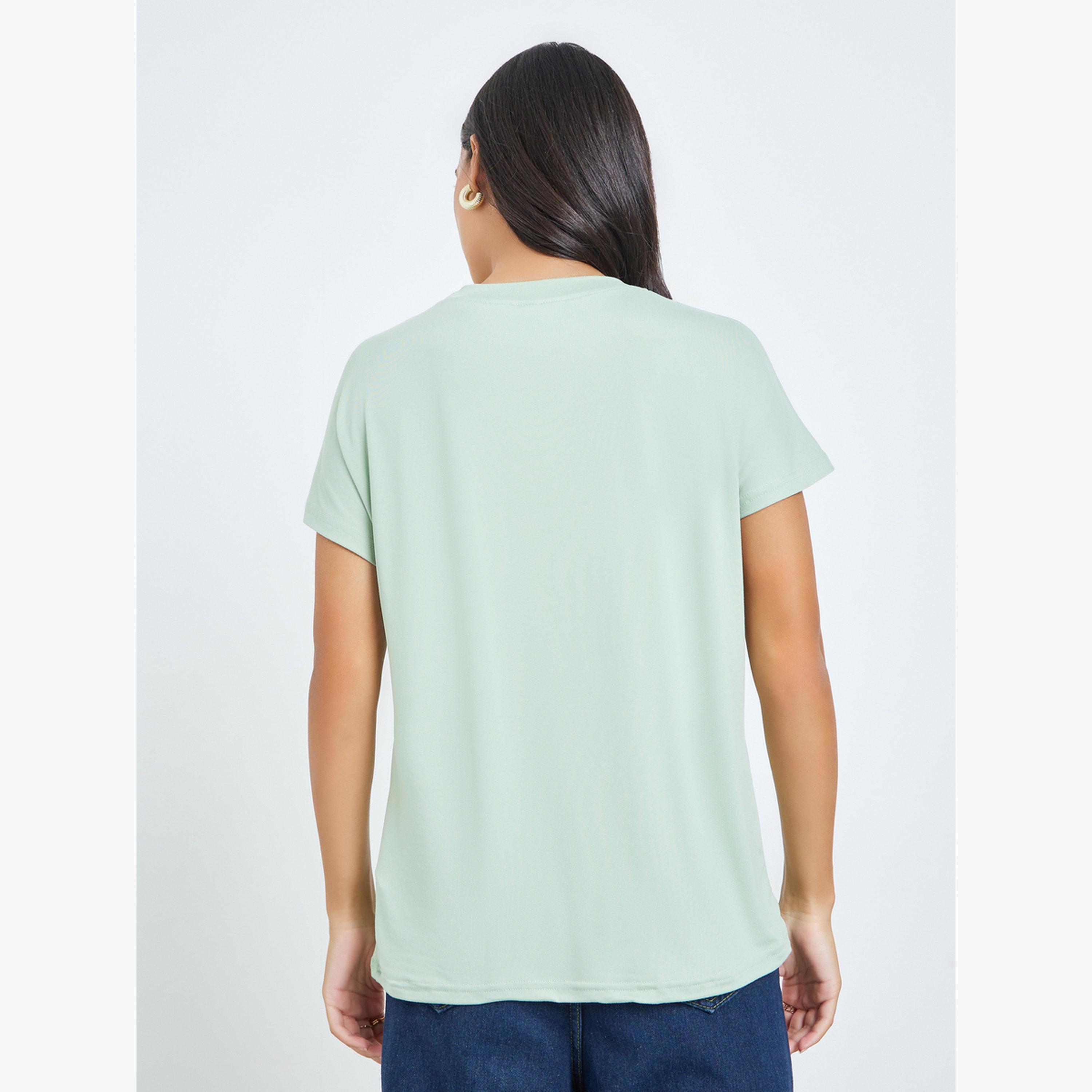 تيشيرت بأكمام قصيرة وطبعة أزهار-women-clothing-tshirts-image-4