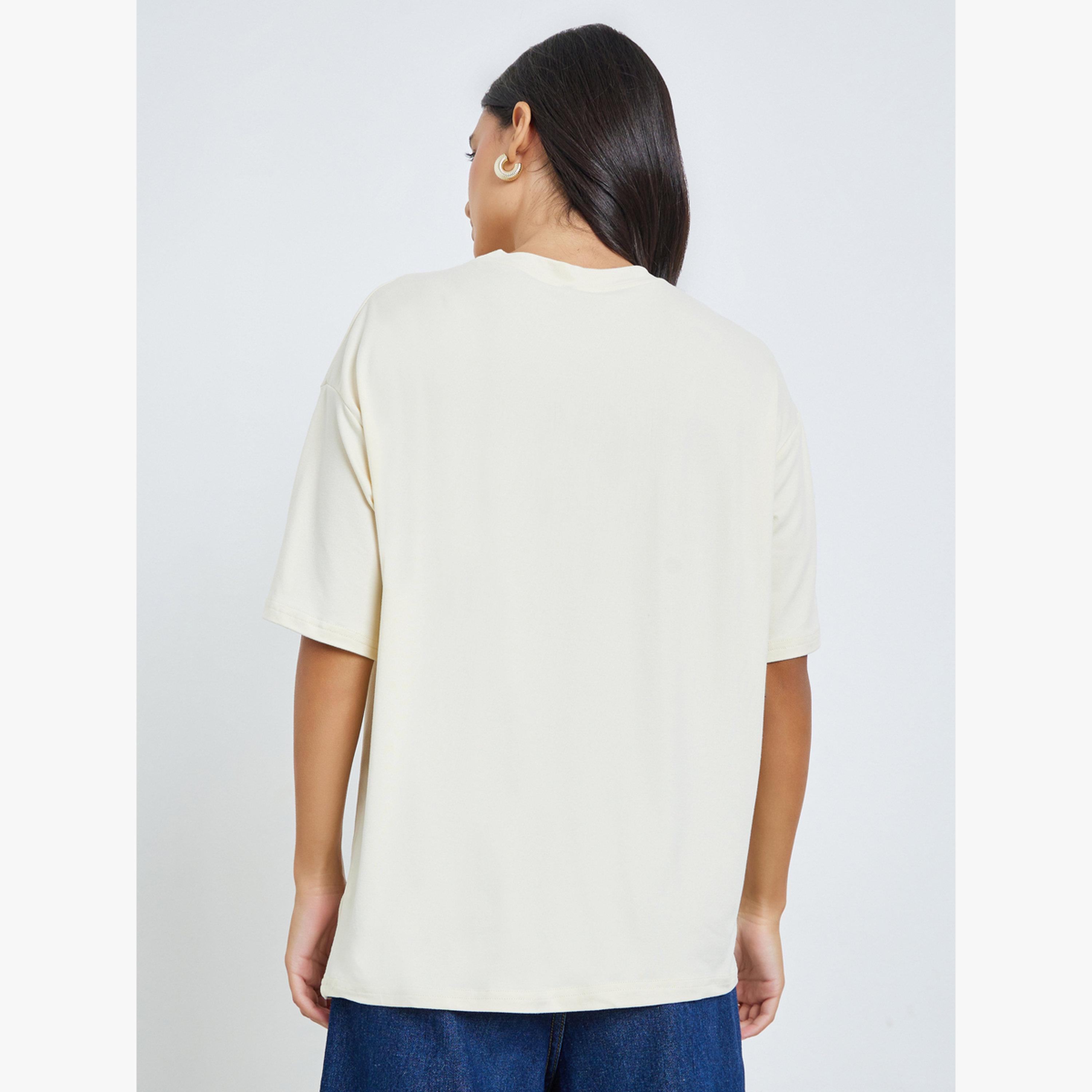 تيشيرت بطبعة جرافيك وقصة واسعة-women-clothing-tshirts-image-4