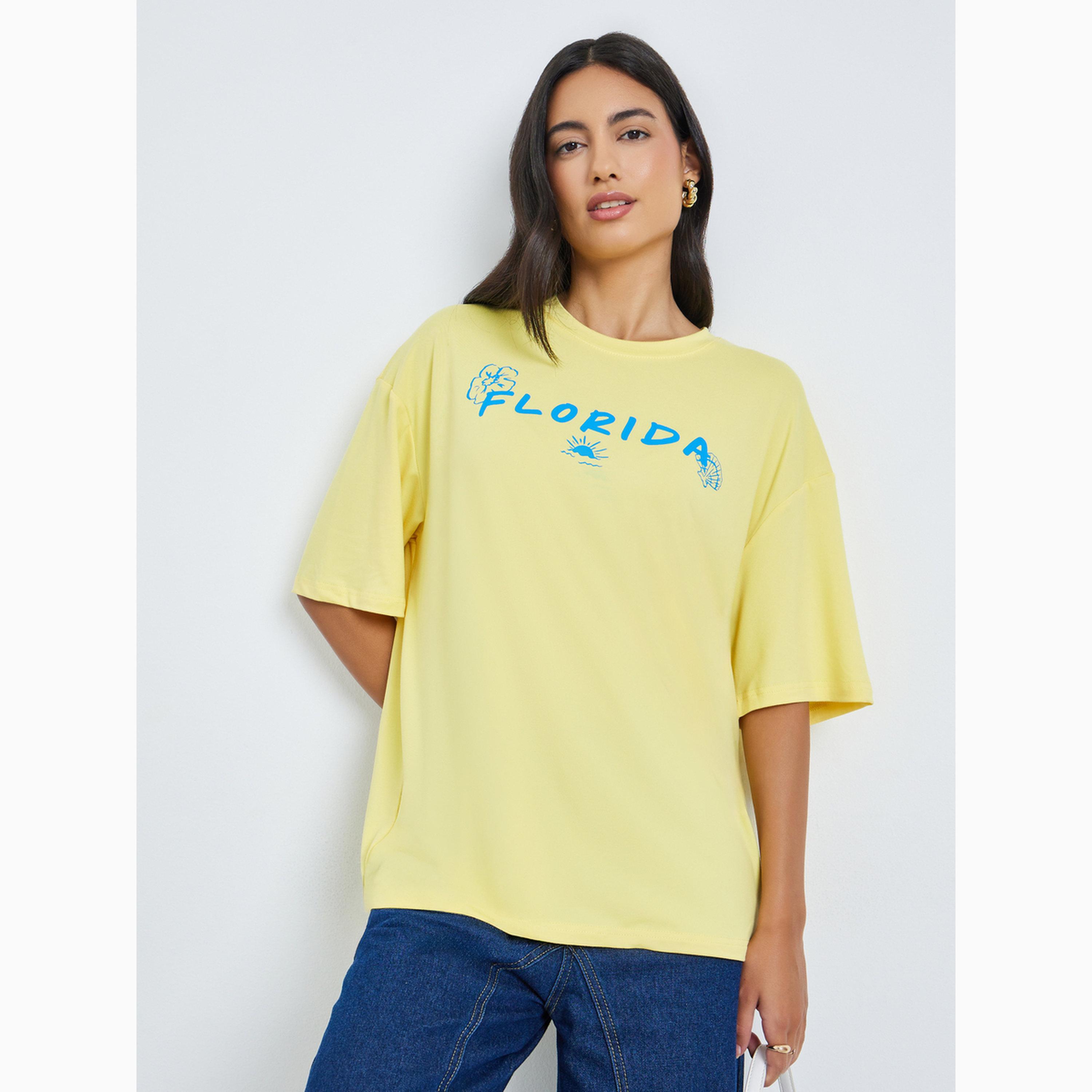 تيشيرت بطبعة جرافيك وقصة واسعة-women-clothing-tshirts-image-1