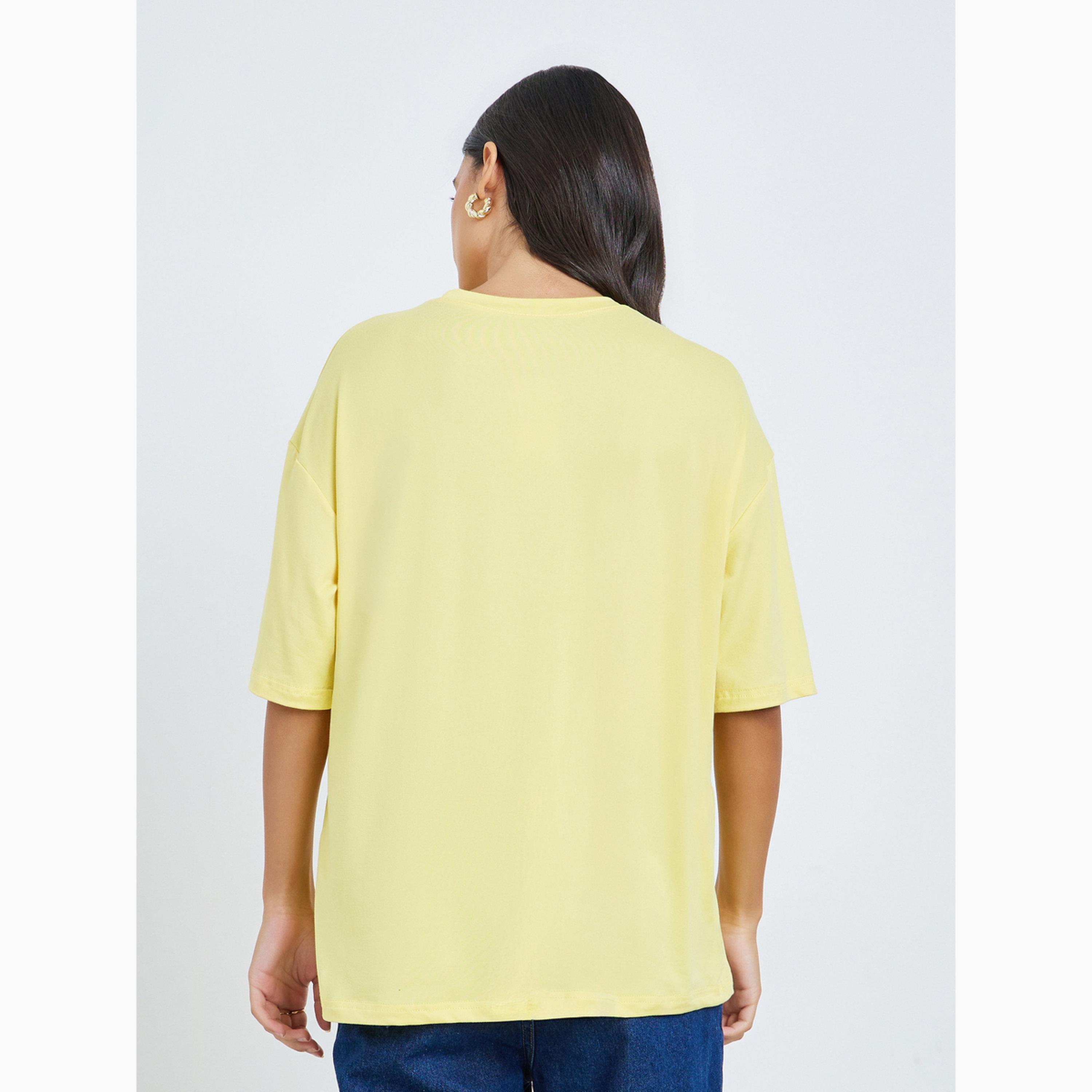 تيشيرت بطبعة جرافيك وقصة واسعة-women-clothing-tshirts-image-5