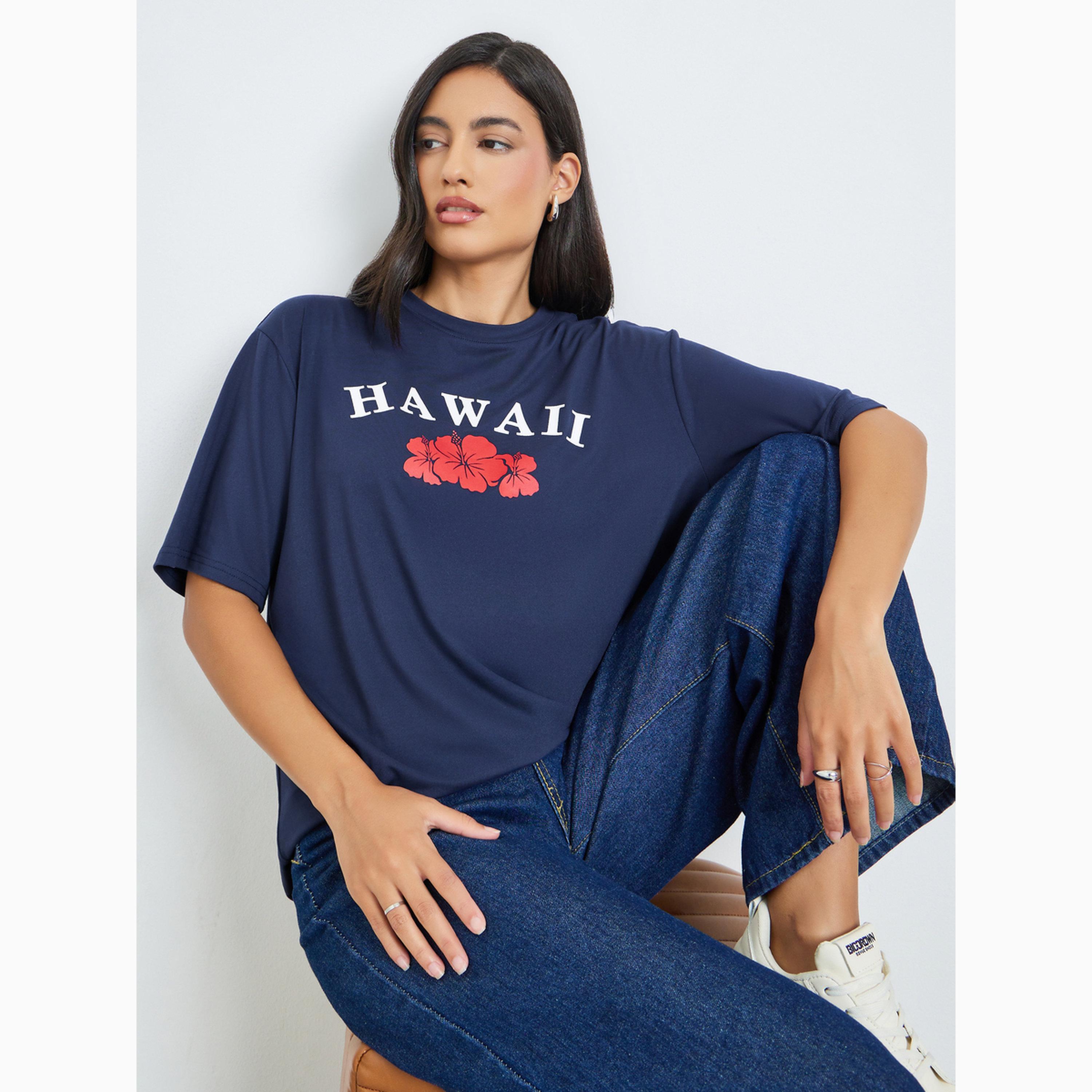 تيشيرت كحلي بأكمام قصيرة وطبعة جرافيك-women-clothing-tshirts-image-3