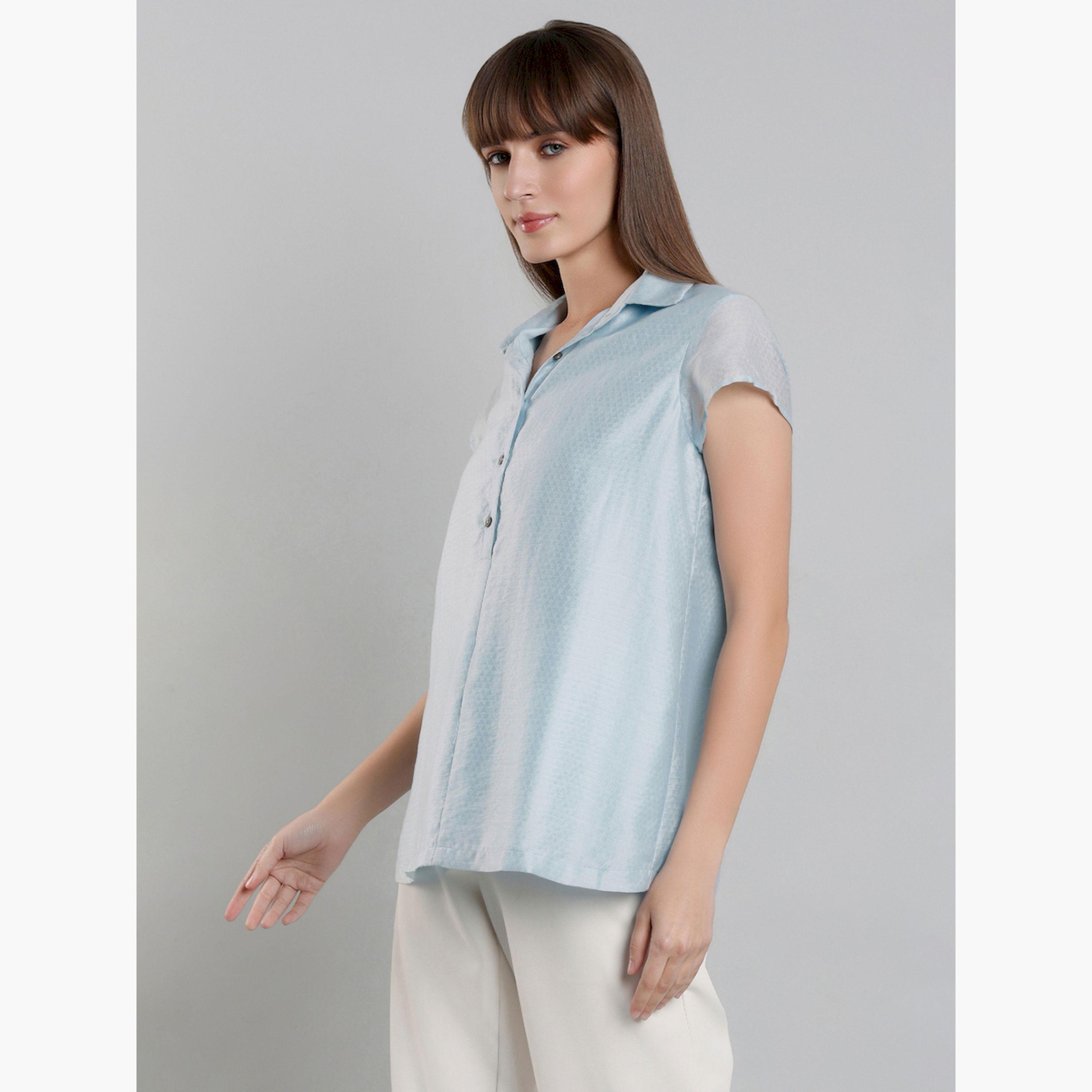 بلوزة زرقاء بأزرار وأكمام قصيرة-women-clothing-shirtsandblouses-blouses-image-5