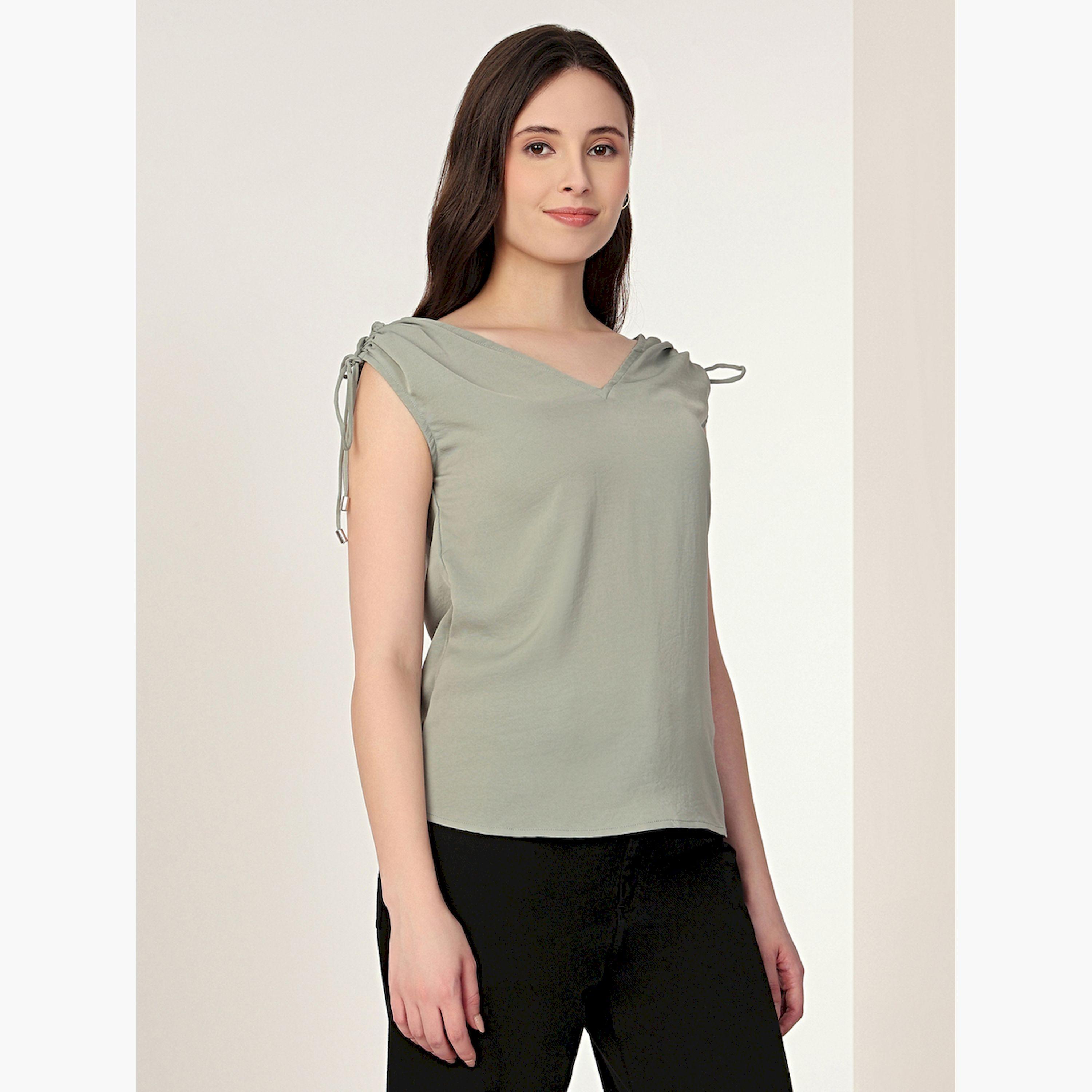 بلوزة خضراء بلا أكمام بتفاصيل أربطة-women-clothing-shirtsandblouses-blouses-image-1