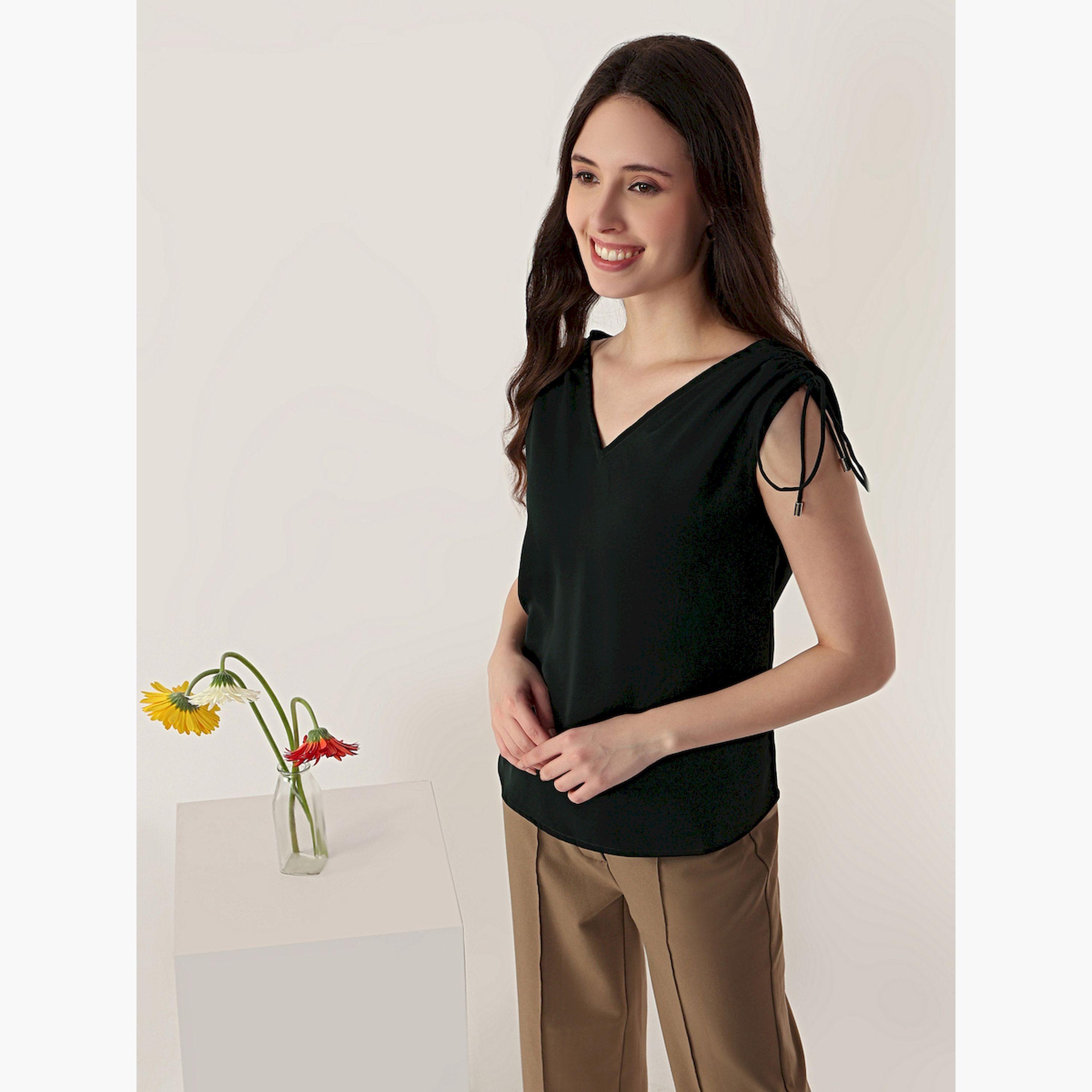 بلوزة أخضر زمردي بلا أكمام بتفاصيل أربطة-women-clothing-shirtsandblouses-blouses-image-4