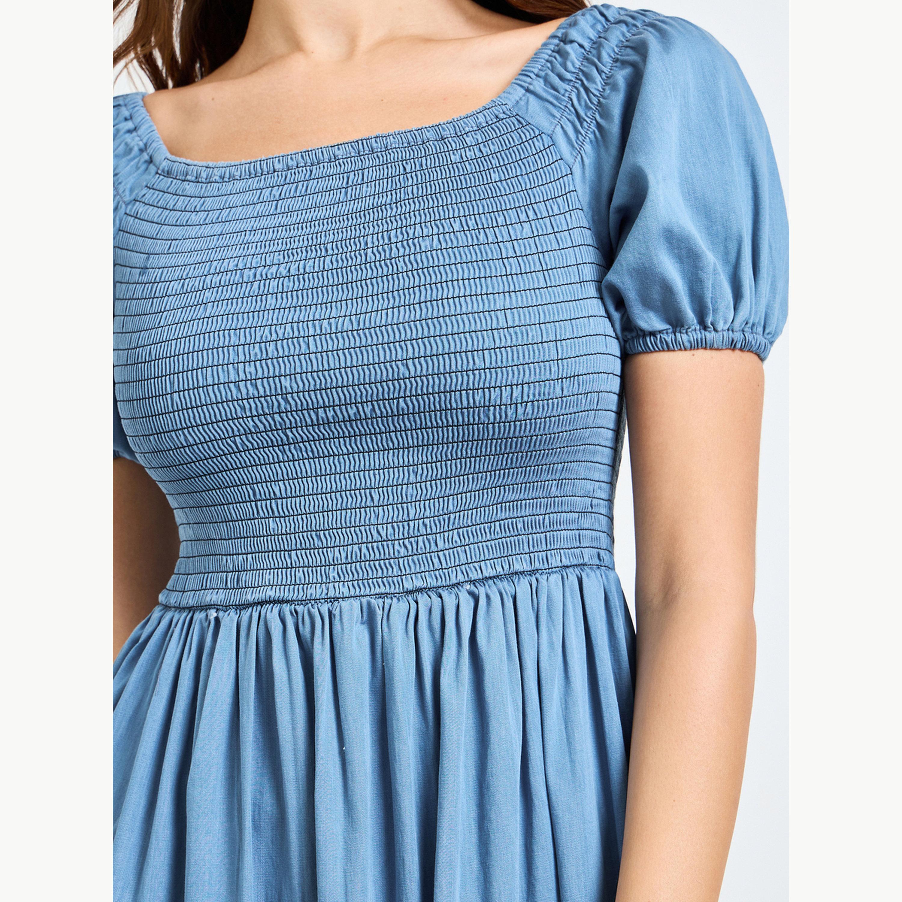 فستان ميدي بحافة واسعة وأكمام قصيرة ومطرز-women-clothing-dresses-image-6