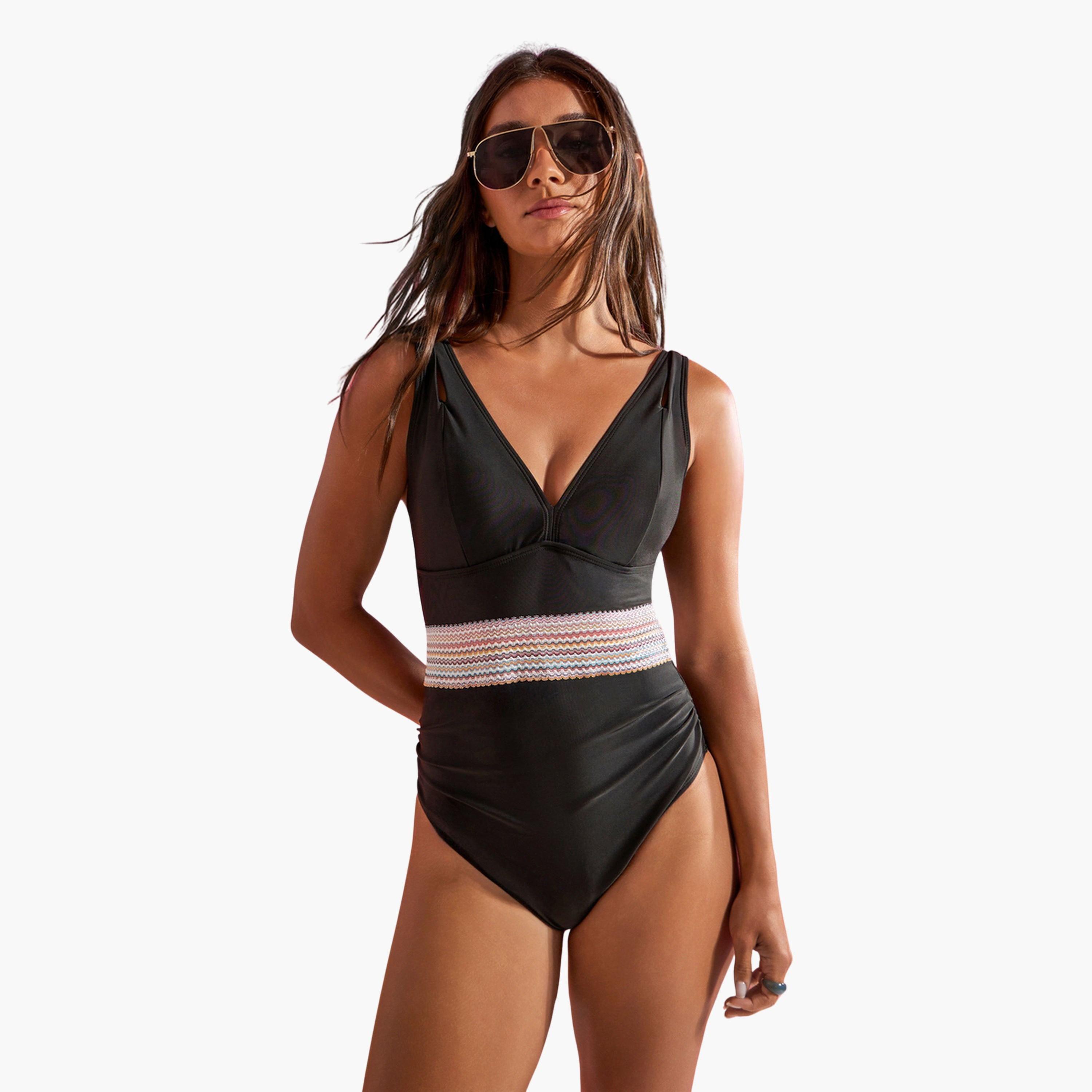ملابس سباحة بياقة منخفضة وتفاصيل شريط جاكار-women-clothing-swimandbeach-swim-swimsuits-image-2