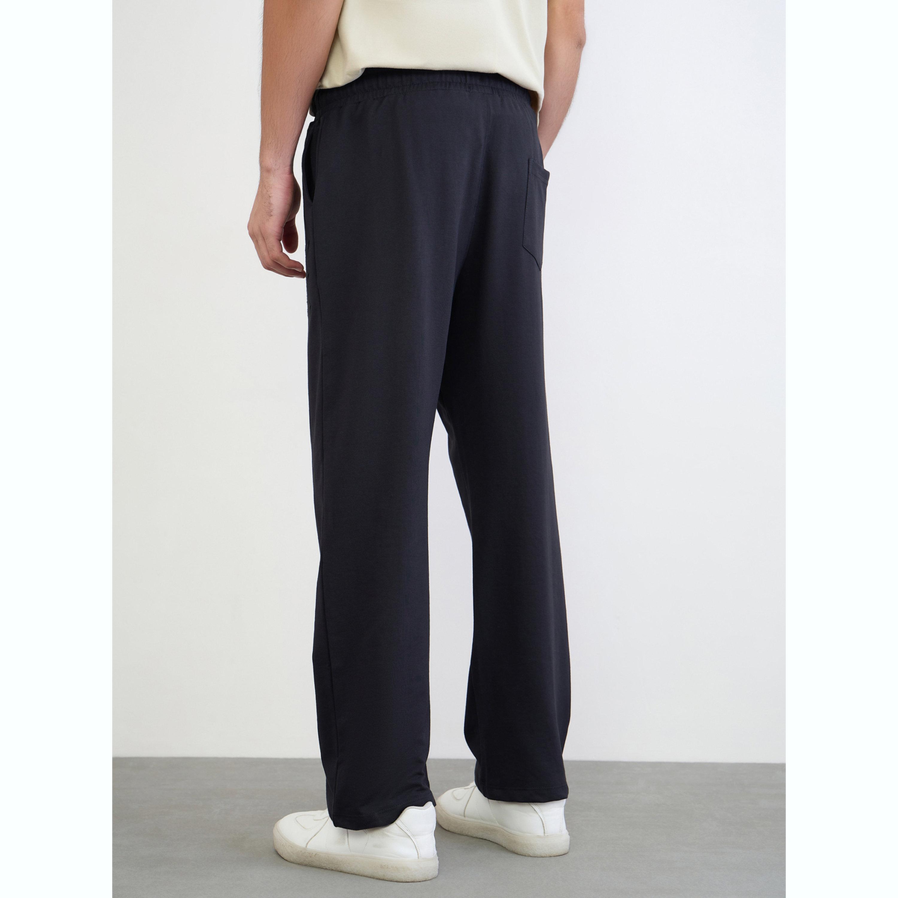 جوغر واسع مريح بتطريز زينة-men-clothing-bottoms-joggers-image-4