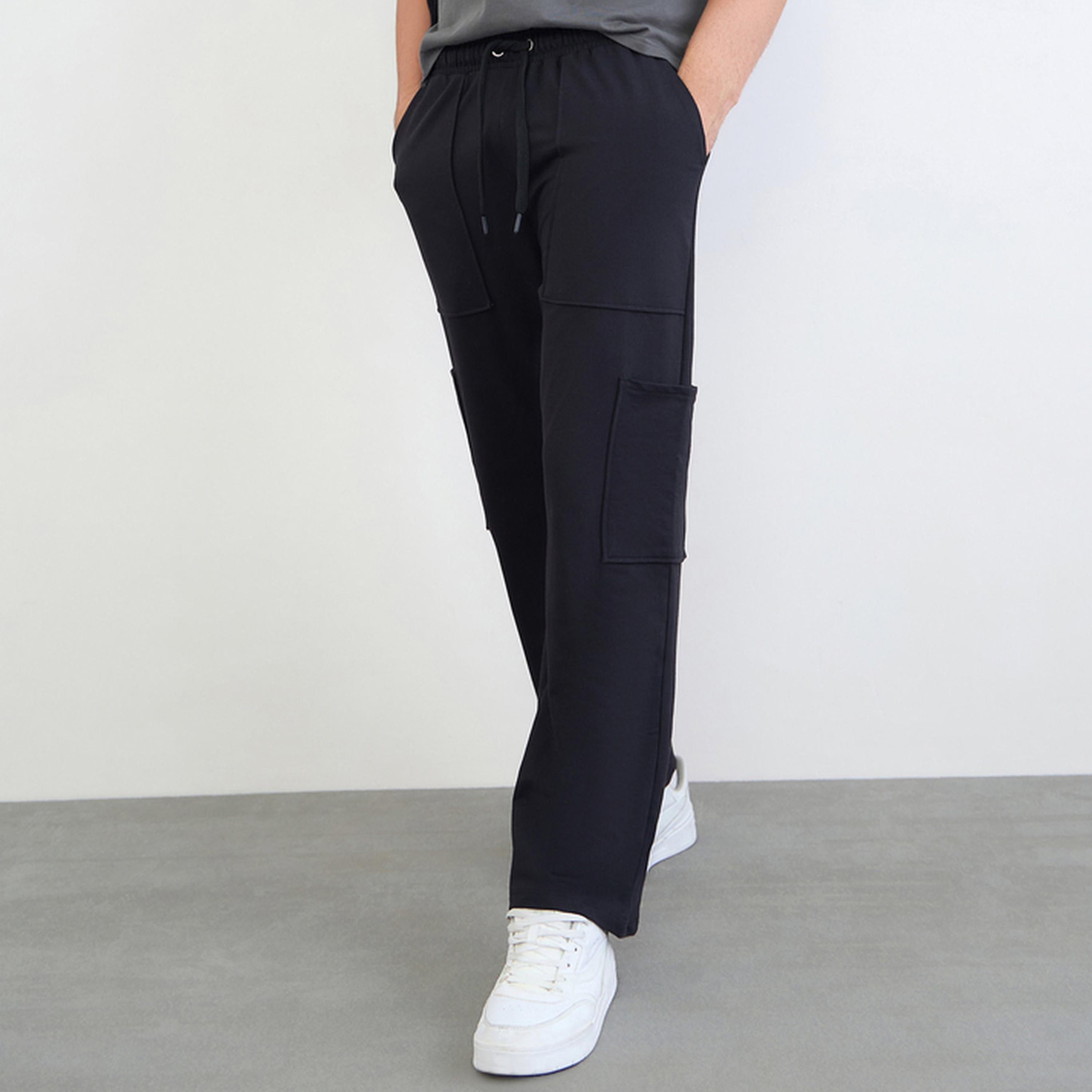 جوغر كارجو مريح بمزيج القطن-men-clothing-bottoms-joggers-image-1