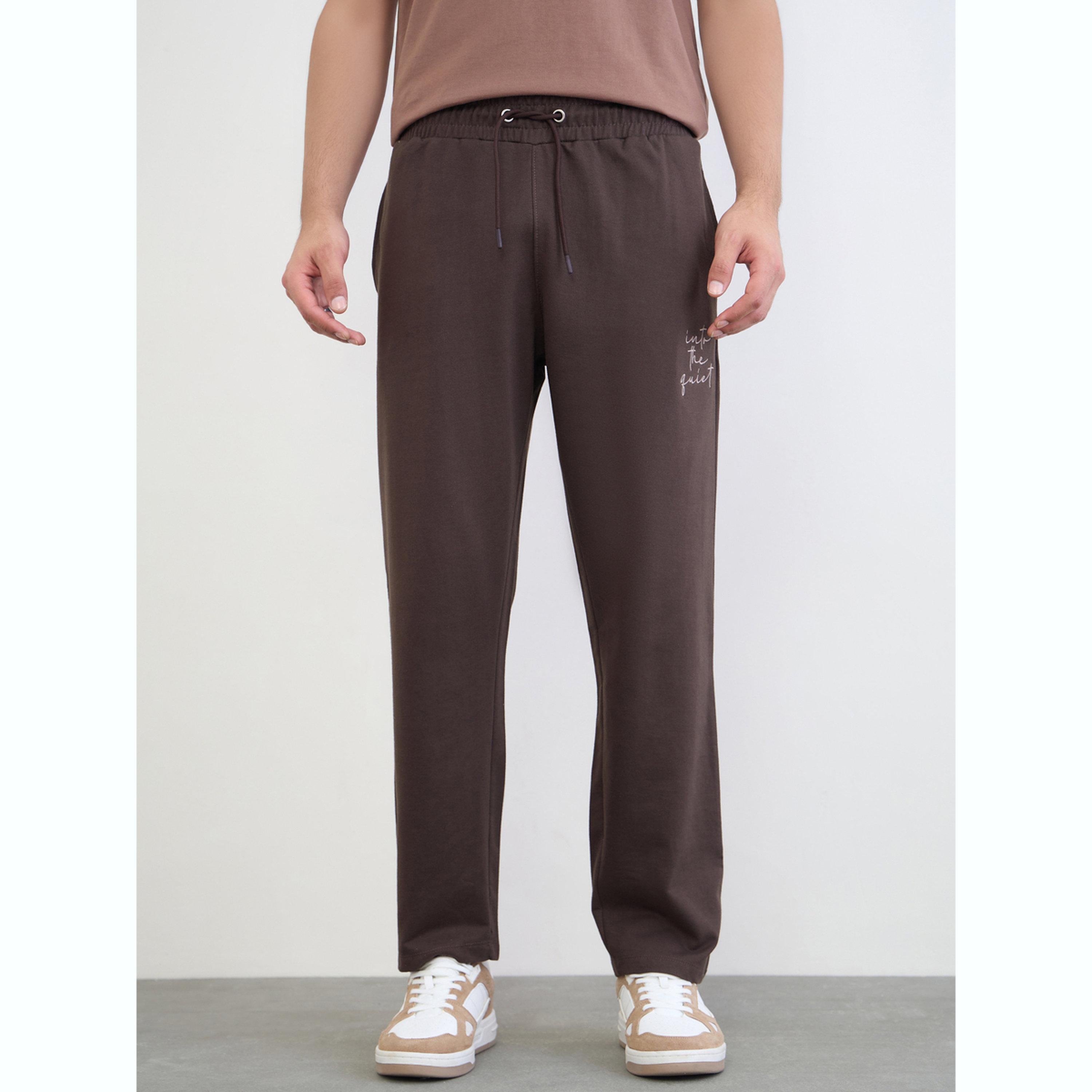 جوغر بقصة مريحة بتفاصيل مطرزة-men-clothing-bottoms-joggers-image-1