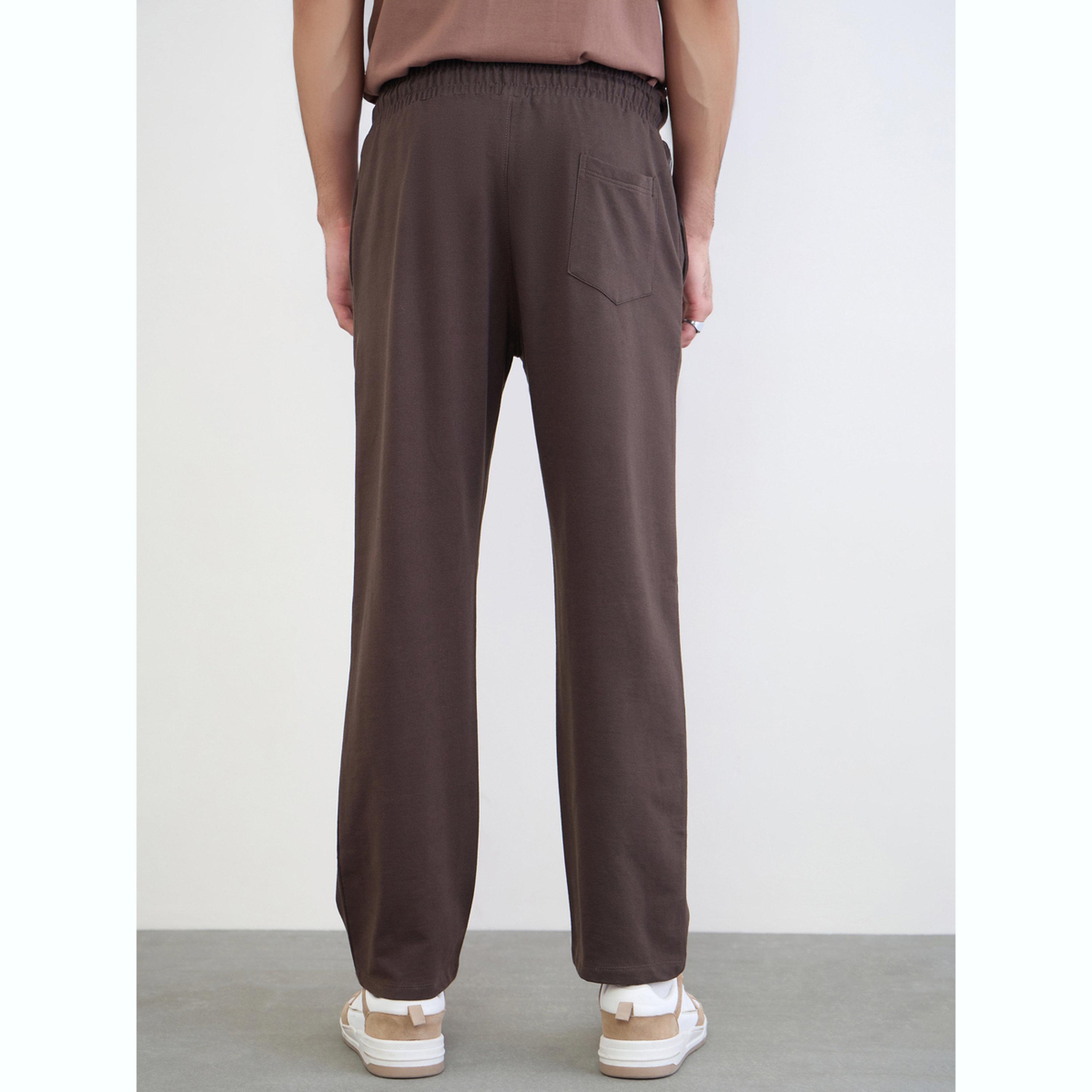 جوغر بقصة مريحة بتفاصيل مطرزة-men-clothing-bottoms-joggers-image-4