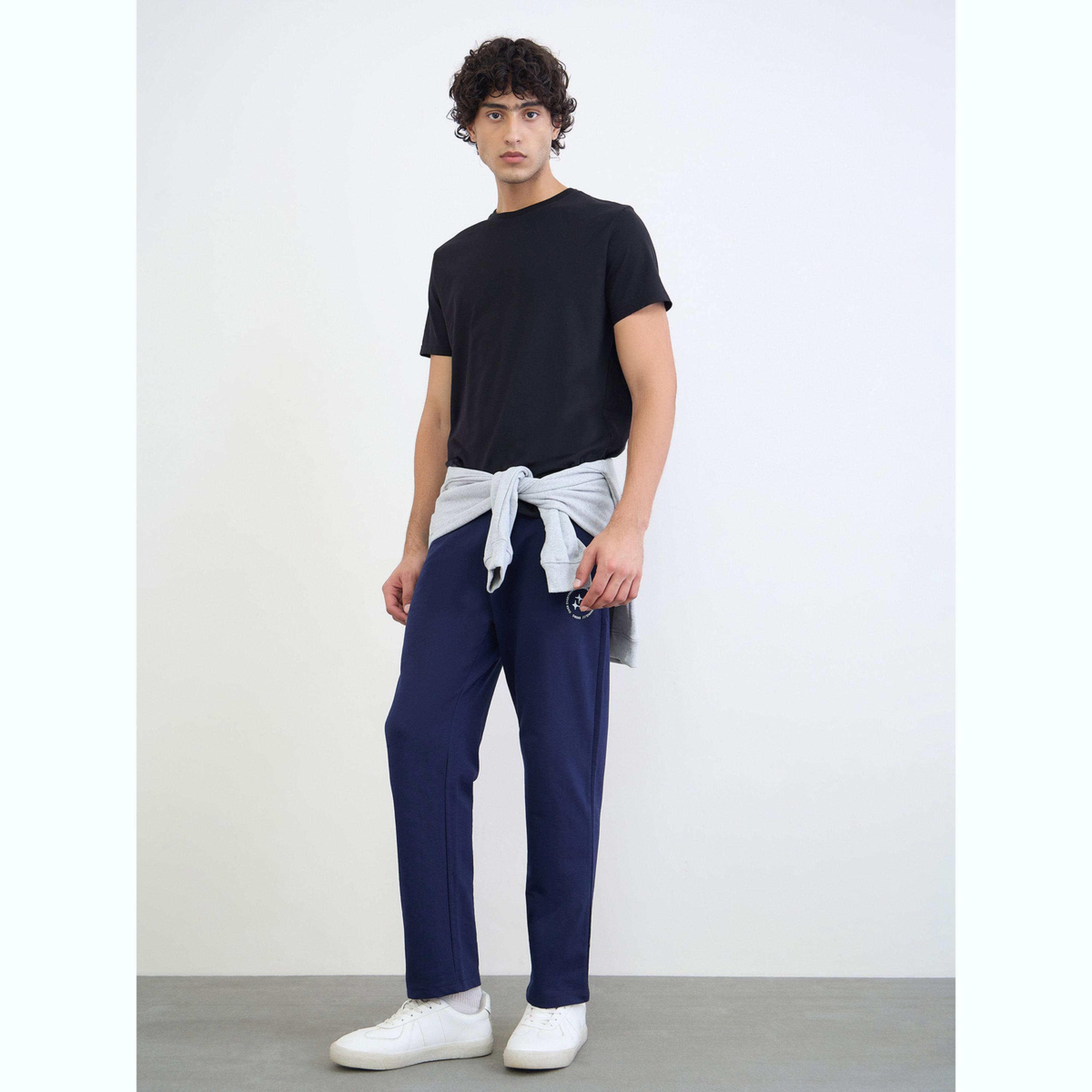 جوغر بقصة مريحة بمزيج القطن مع جيب جانبي-men-clothing-bottoms-joggers-image-2