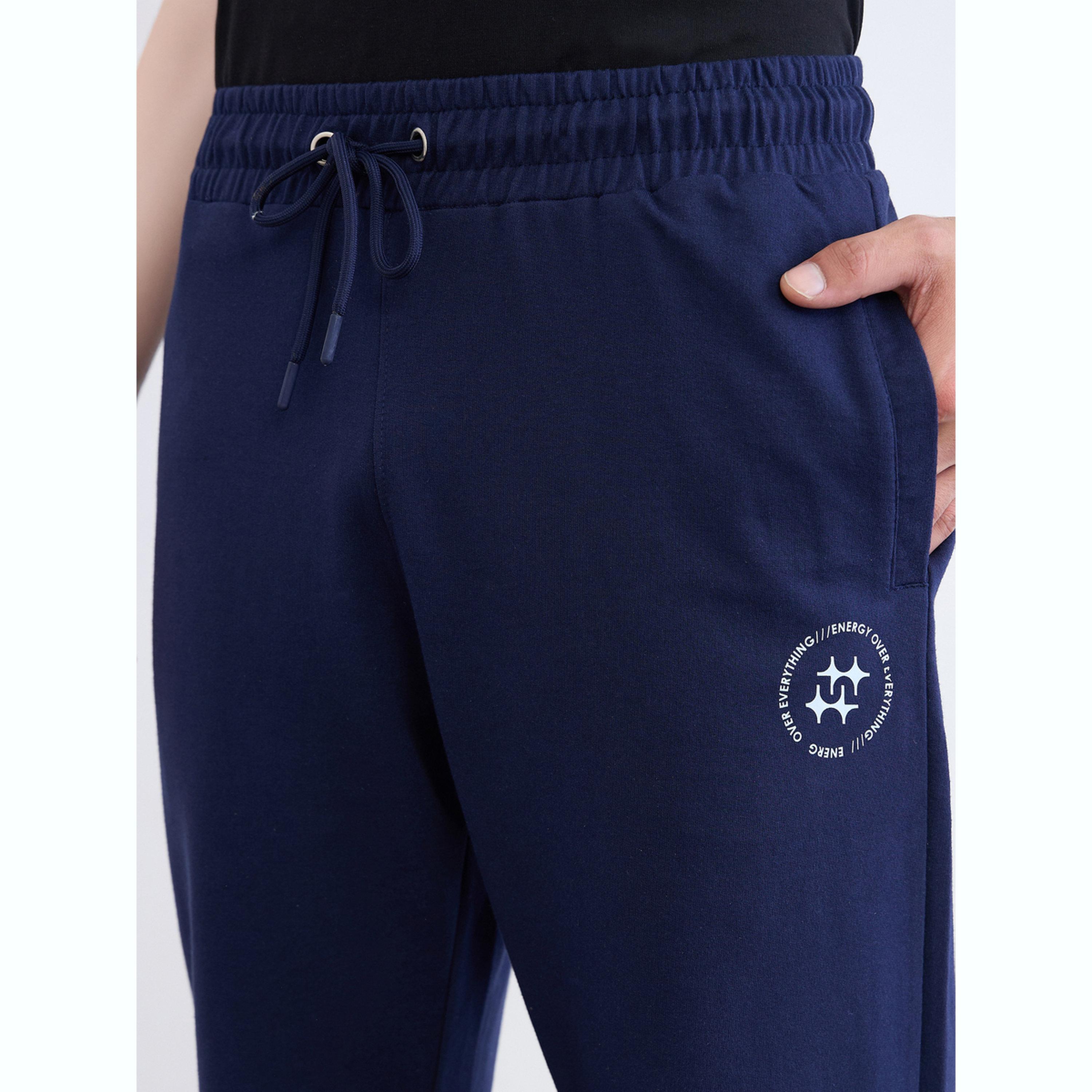 جوغر بقصة مريحة بمزيج القطن مع جيب جانبي-men-clothing-bottoms-joggers-image-3