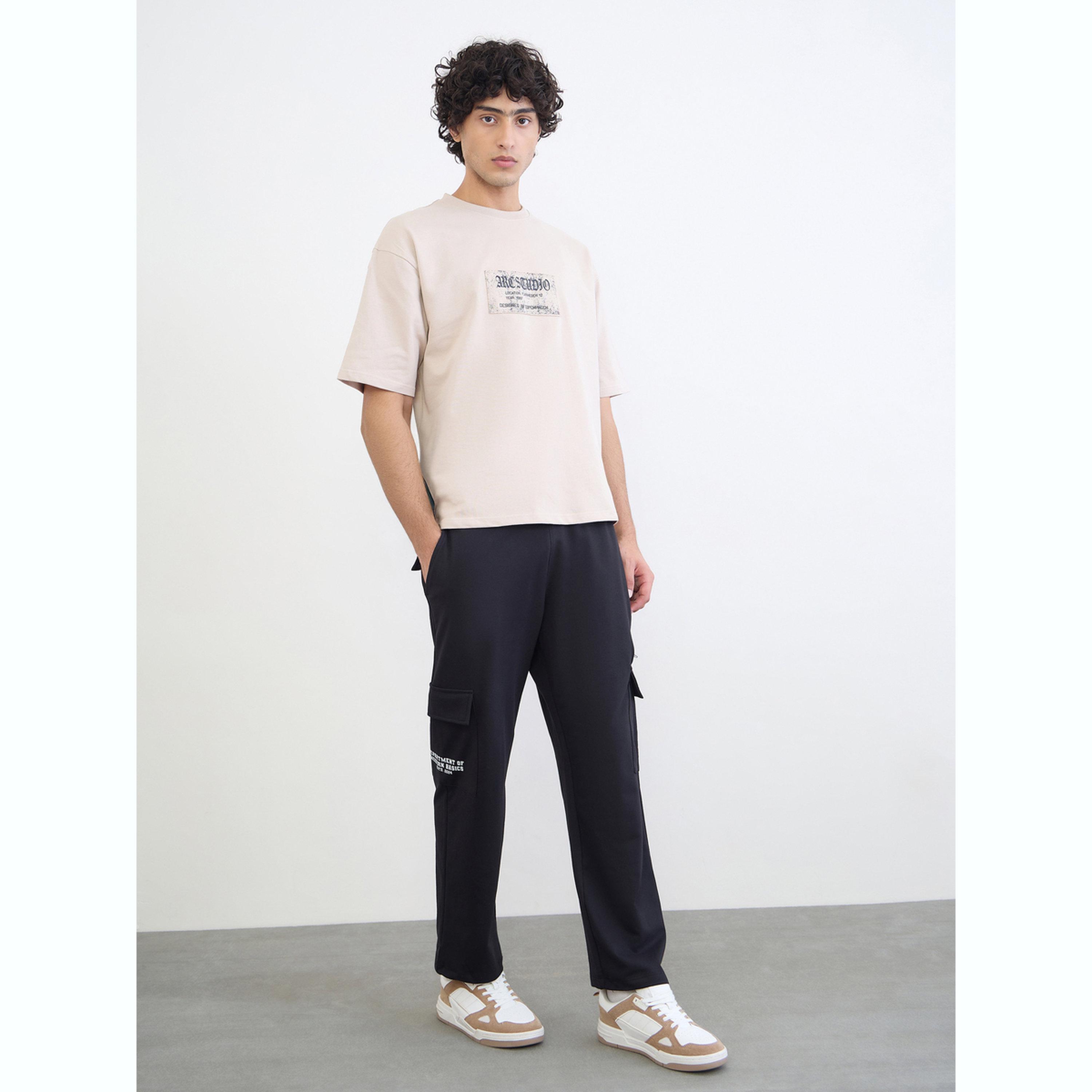 جوغر كارجو مريح بطبعات كتابة-men-clothing-bottoms-joggers-image-2