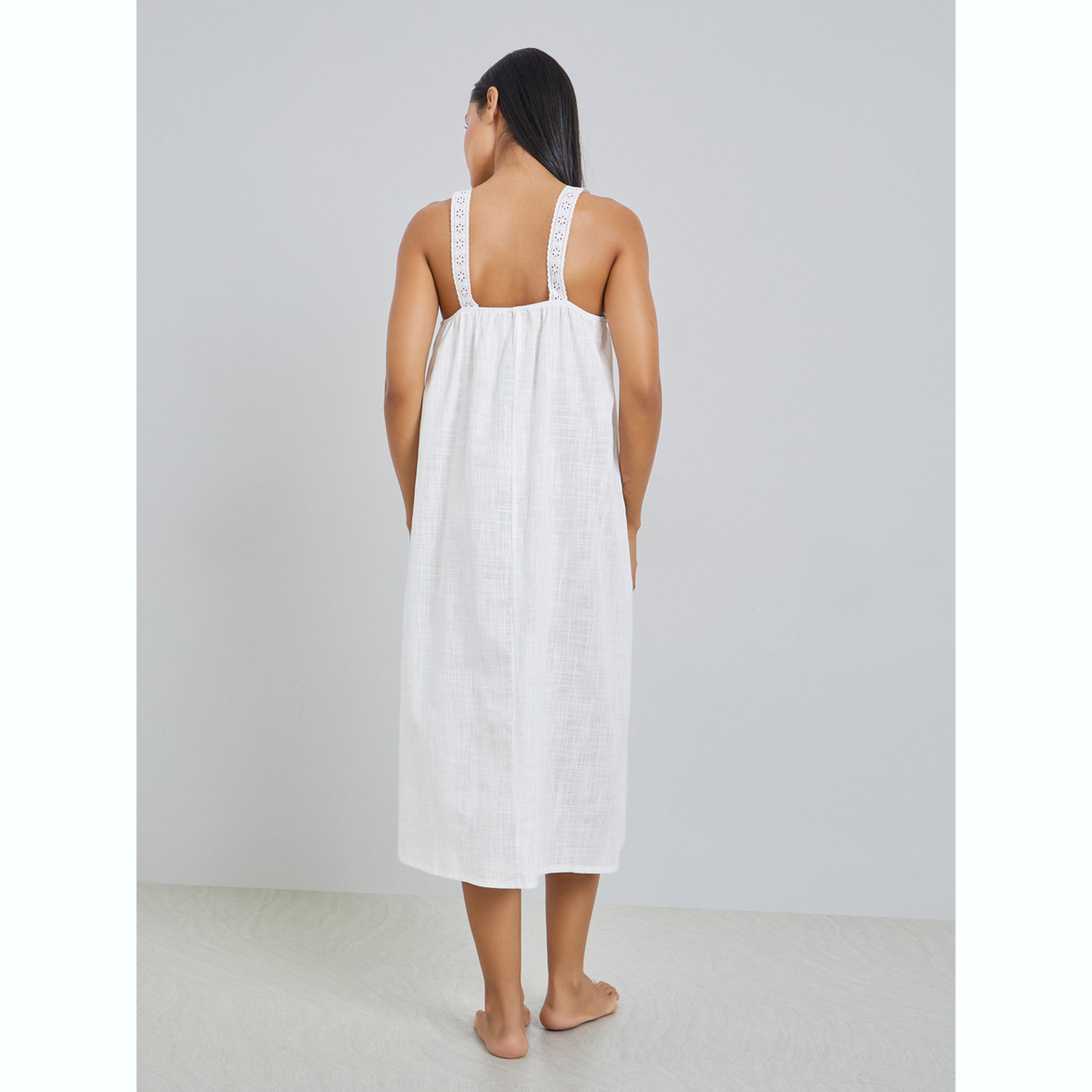 قميص نوم بفتحة أزرار مزينة بالشيفلي-women-clothing-nightwear-nighties-image-3