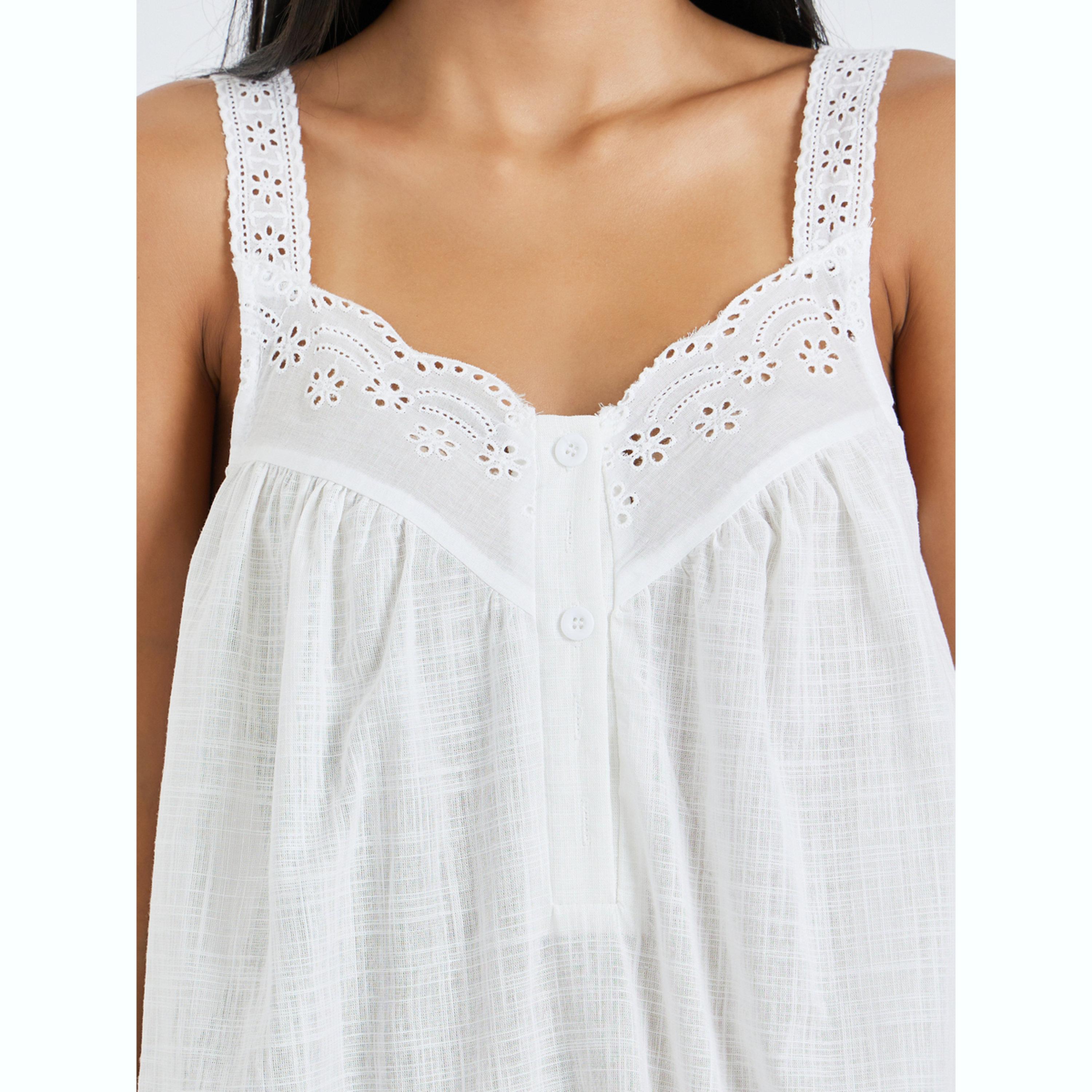 قميص نوم بفتحة أزرار مزينة بالشيفلي-women-clothing-nightwear-nighties-image-4