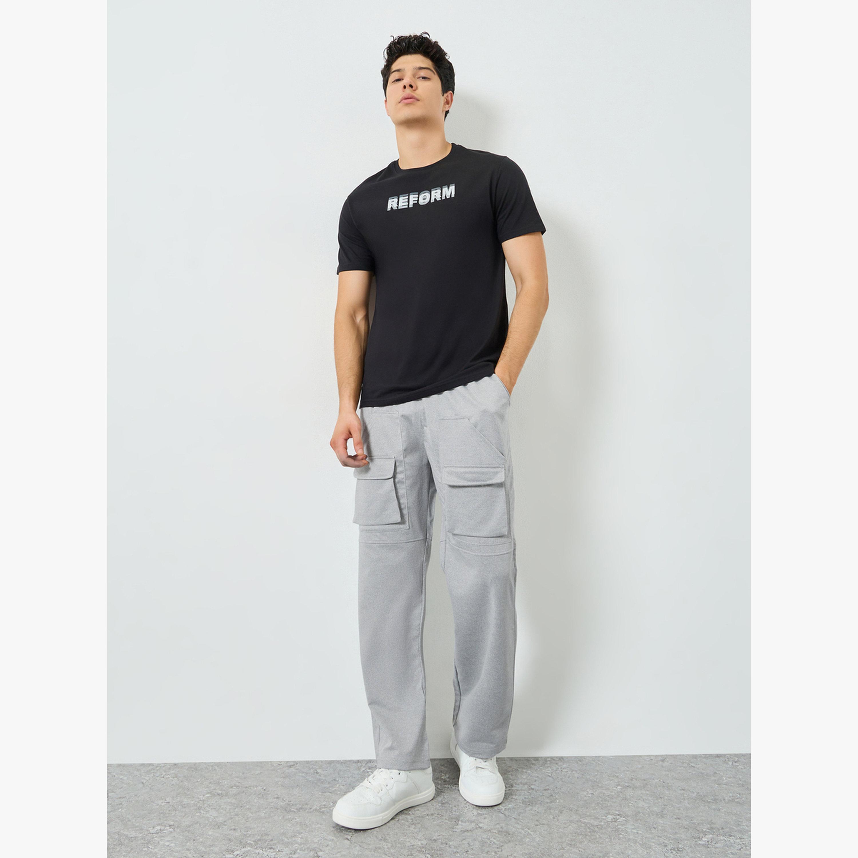 بنطال كارجو بقصة مريحة-men-clothing-bottoms-joggers-image-2