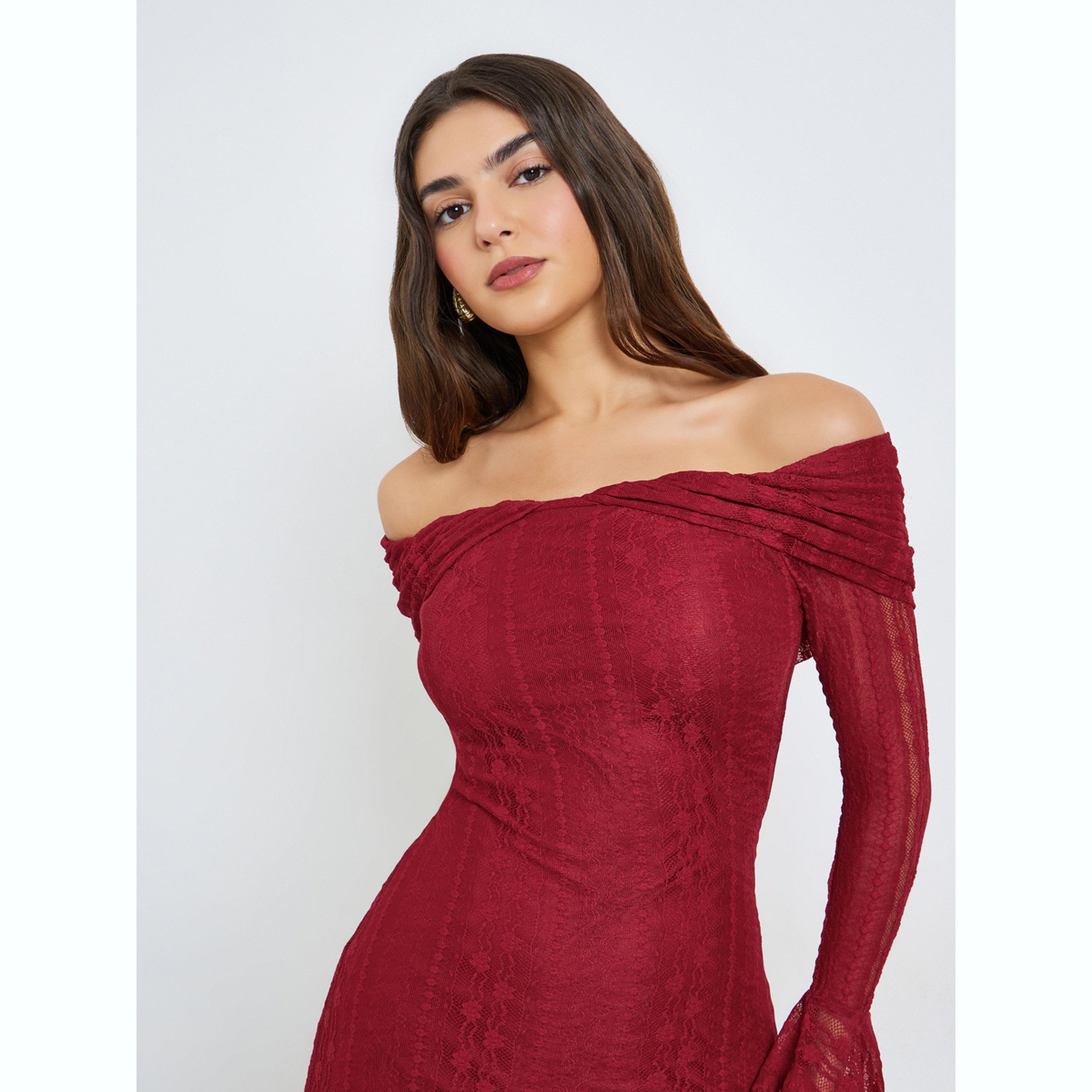 فستان طويل بديكون بأكتاف مكشوفة وتفاصيل دانتيل-women-clothing-dresses-image-2