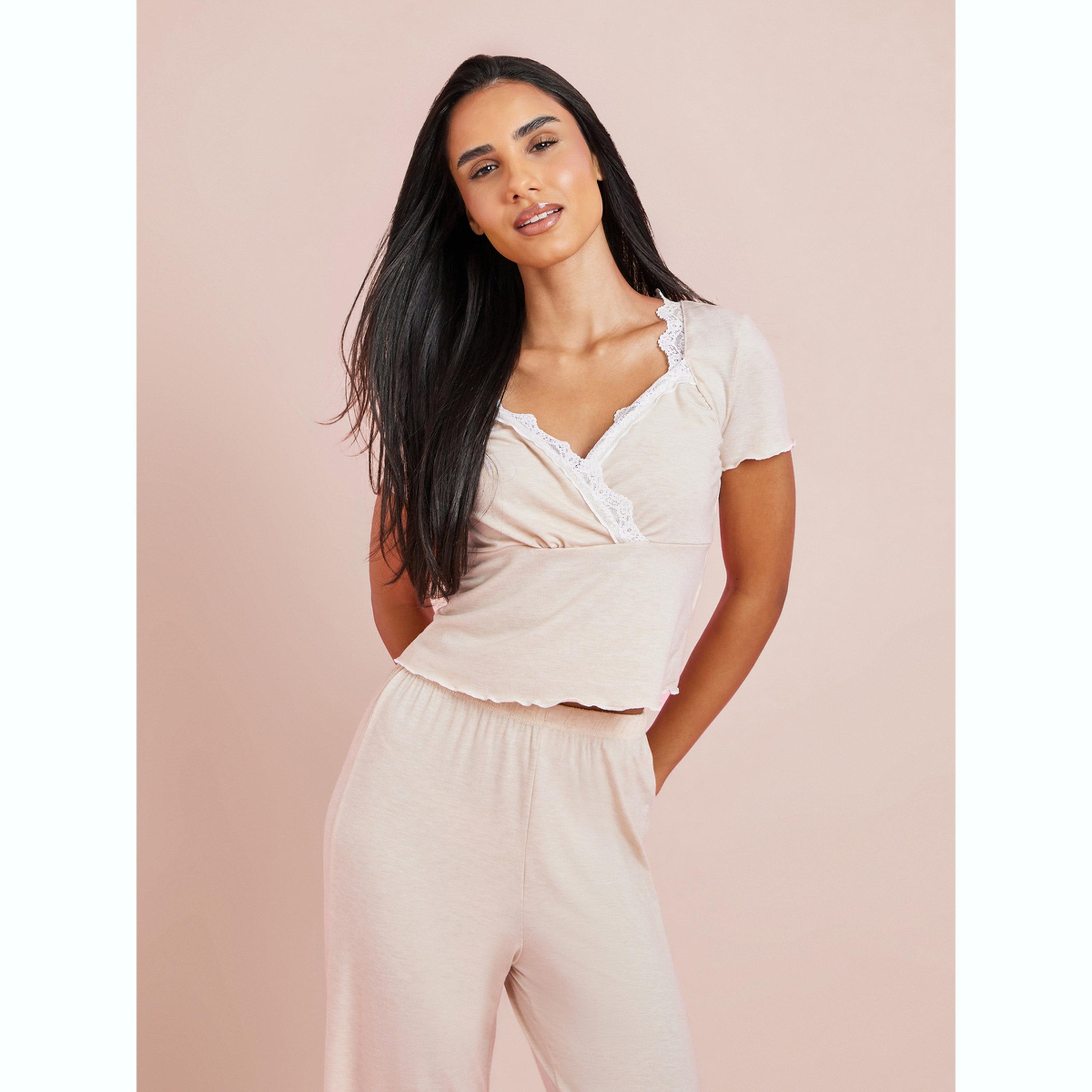 طقم بيجاما من بنطال وبلوزة بنمط لف وتفاصيل دانتيل-women-clothing-nightwear-pyjamas-longsets-image-3