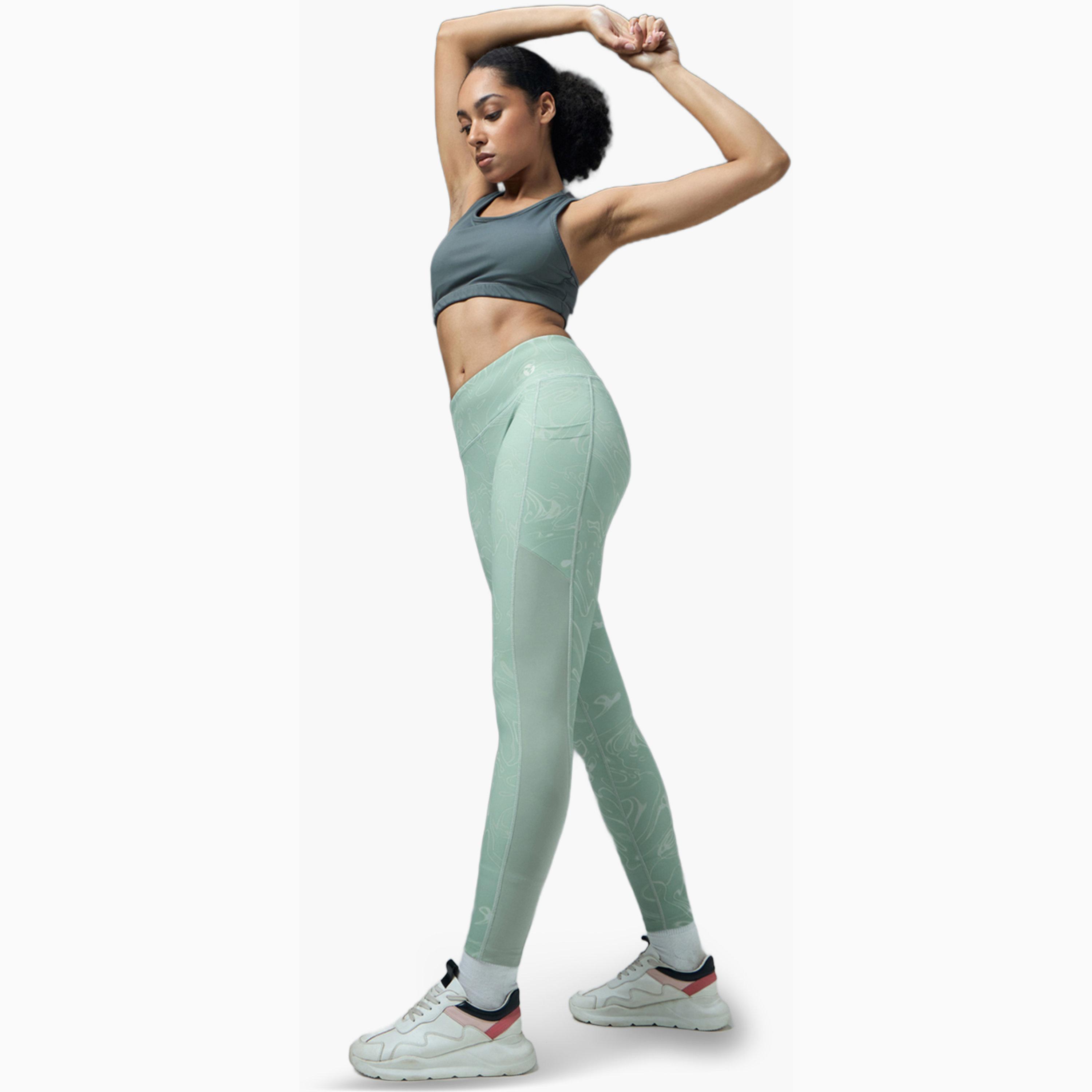 ليقنز بطبعة بقصة ضيقة مع إيلاستو بلس-women-clothing-sportswearandactivewear-bottoms-leggings-image-2
