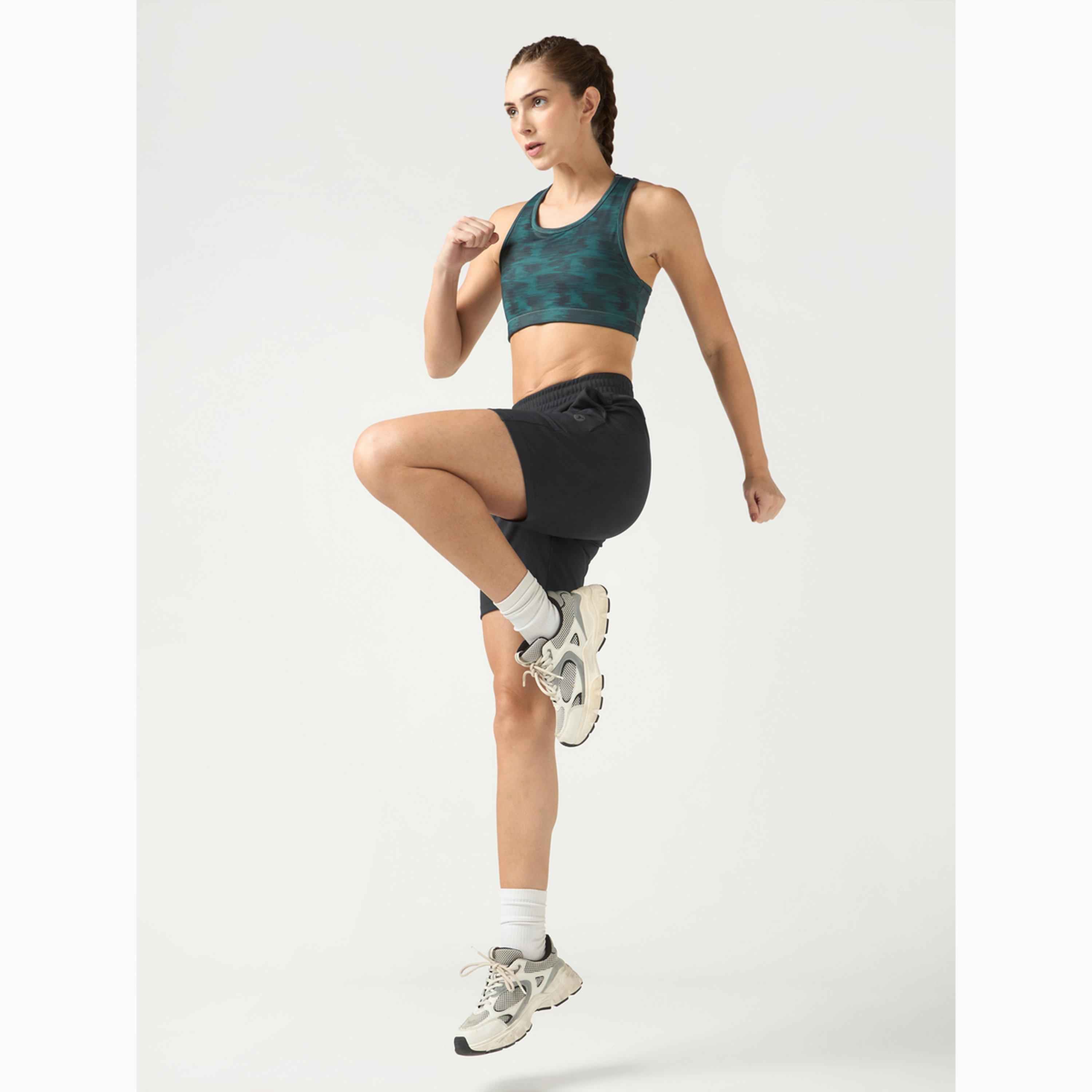 شورت رياضي بقصة عادية مع إيلاستو بلس-women-clothing-sportswearandactivewear-bottoms-athleticskirtsandshorts-image-2