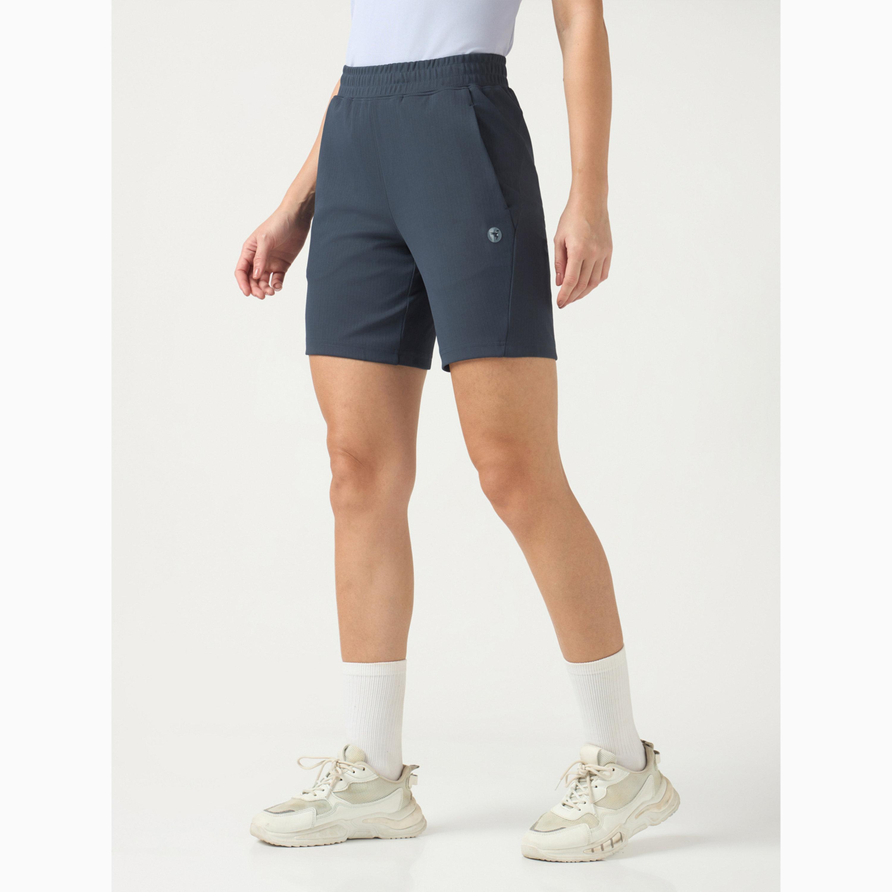 شورت رياضي بقصة عادية مع إيلاستو بلس-women-clothing-sportswearandactivewear-bottoms-athleticskirtsandshorts-image-5