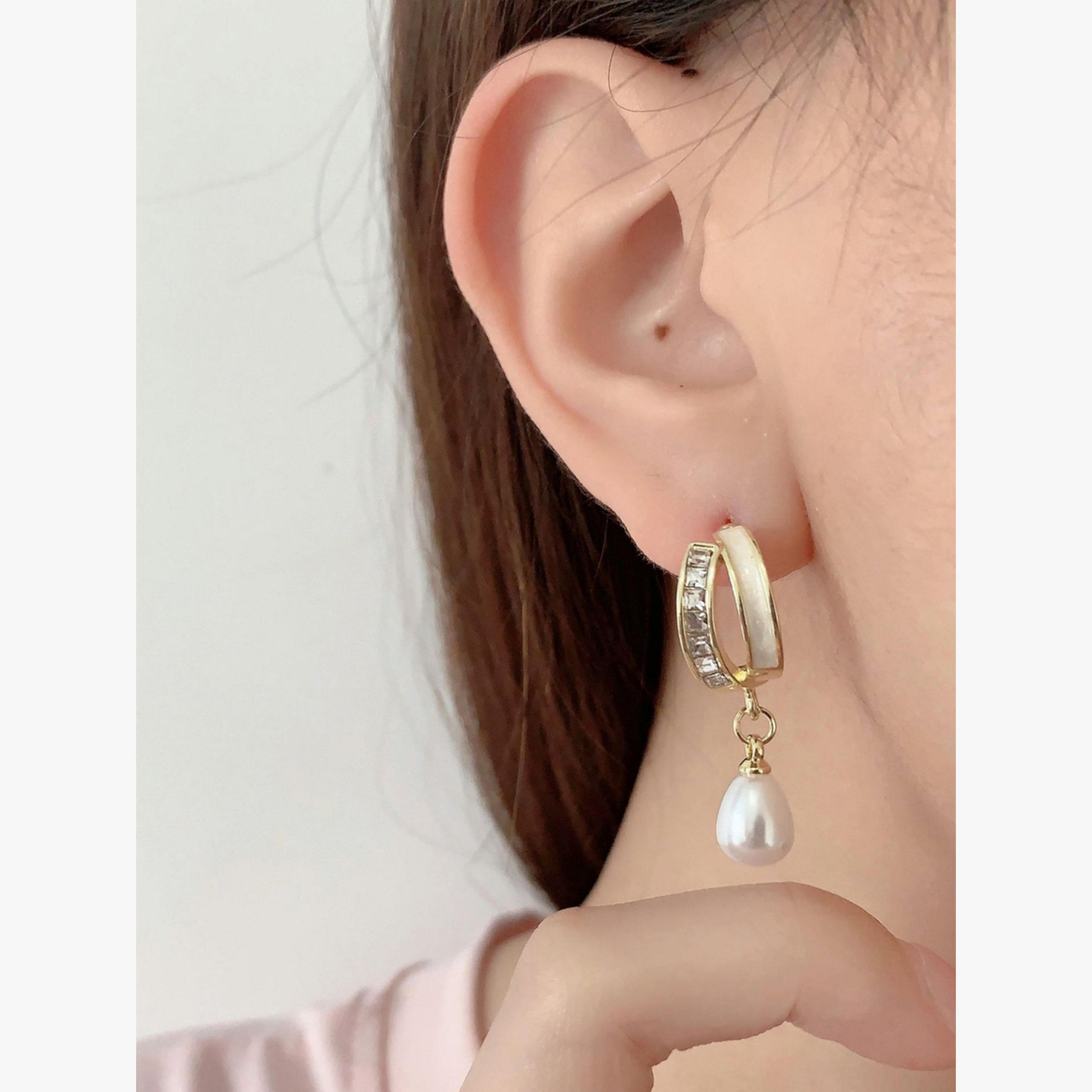 أقراط لؤلؤ بتصميم قطرة ماء-women-watchesandjewellery-jewellery-earrings-image-2