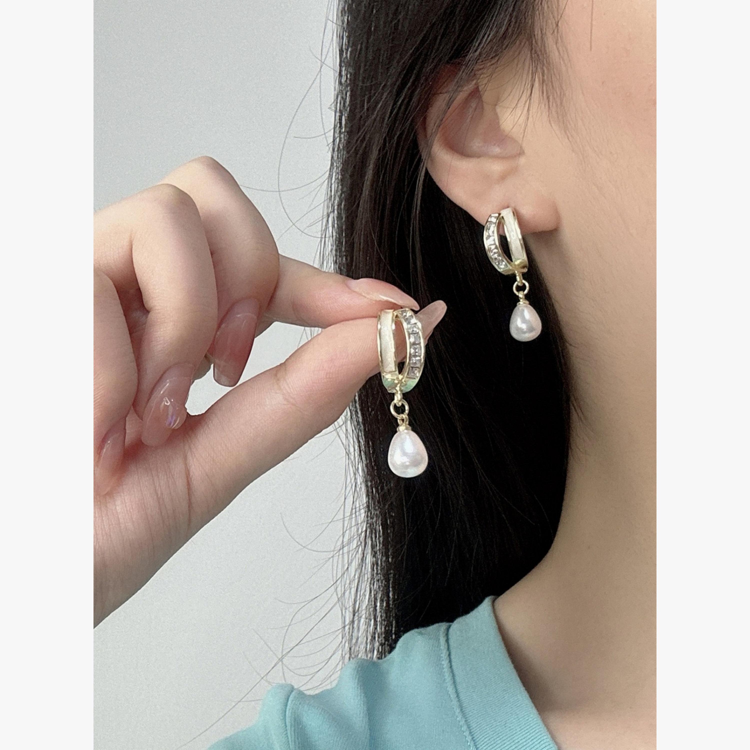 أقراط لؤلؤ بتصميم قطرة ماء-women-watchesandjewellery-jewellery-earrings-image-5